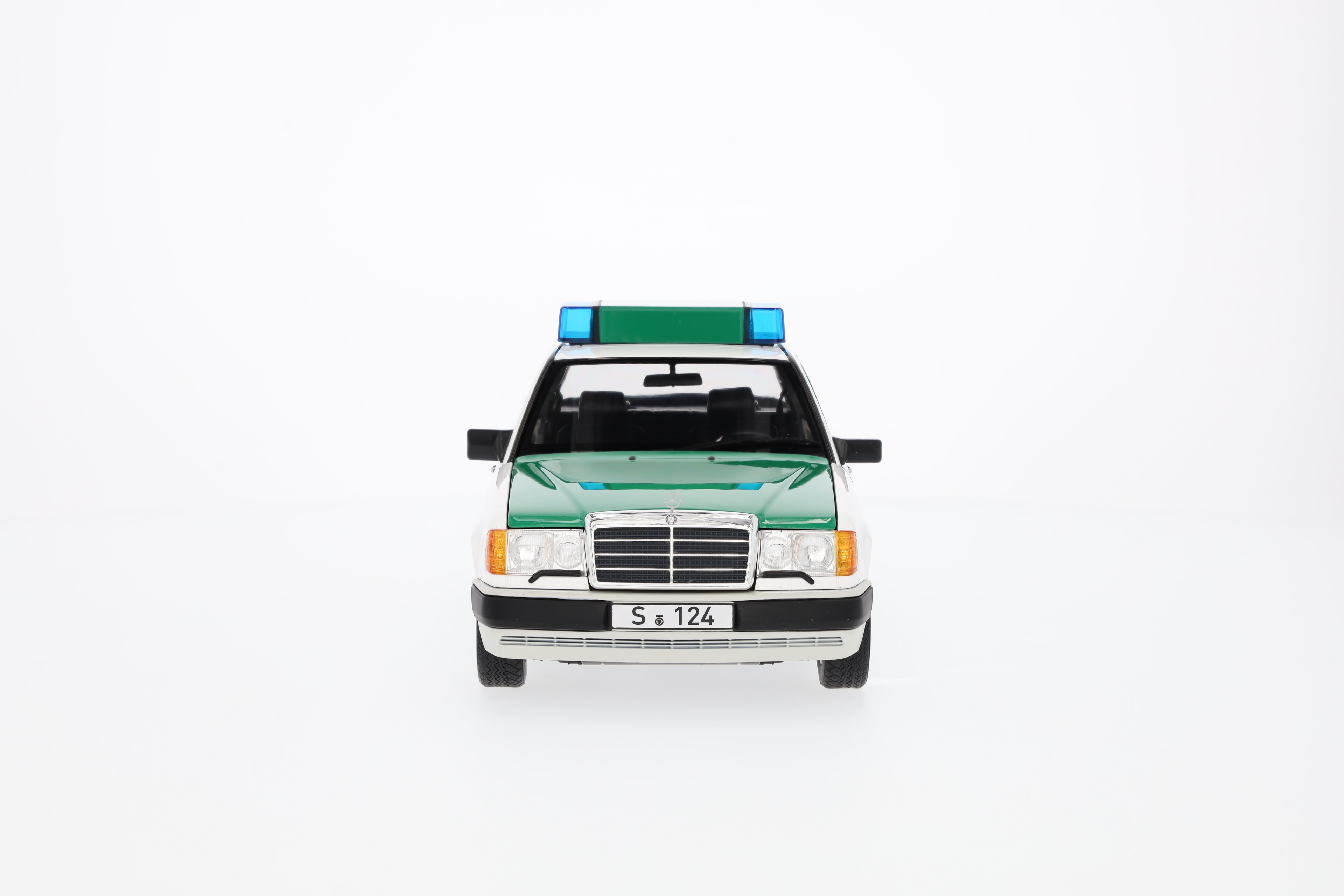 230 E W 124 (1989-1993), Limousine, Polizei - weiß / grün, Norev, 1:18