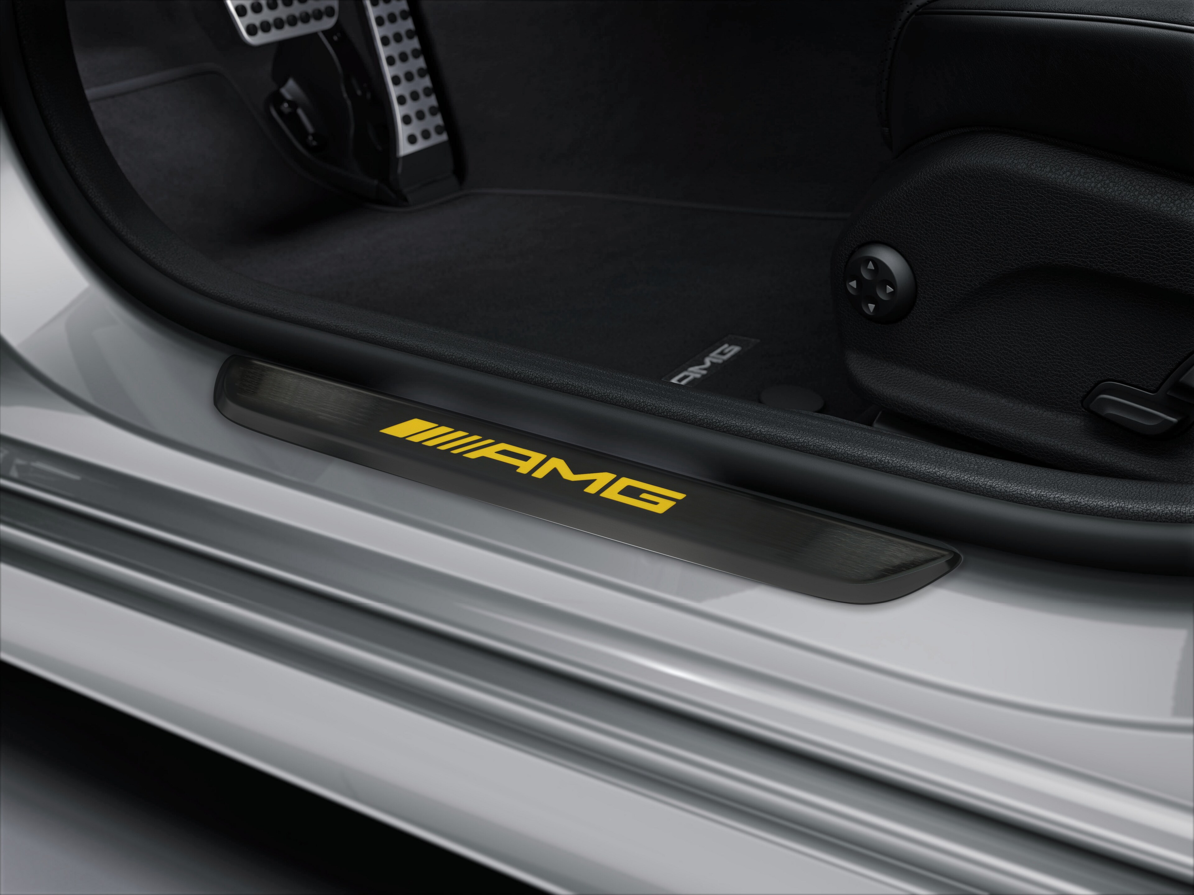 Wechselcover für beleuchtete Einstiegsleiste, AMG, vorne, 2-fach - Edelstahl, schwarz / gelb