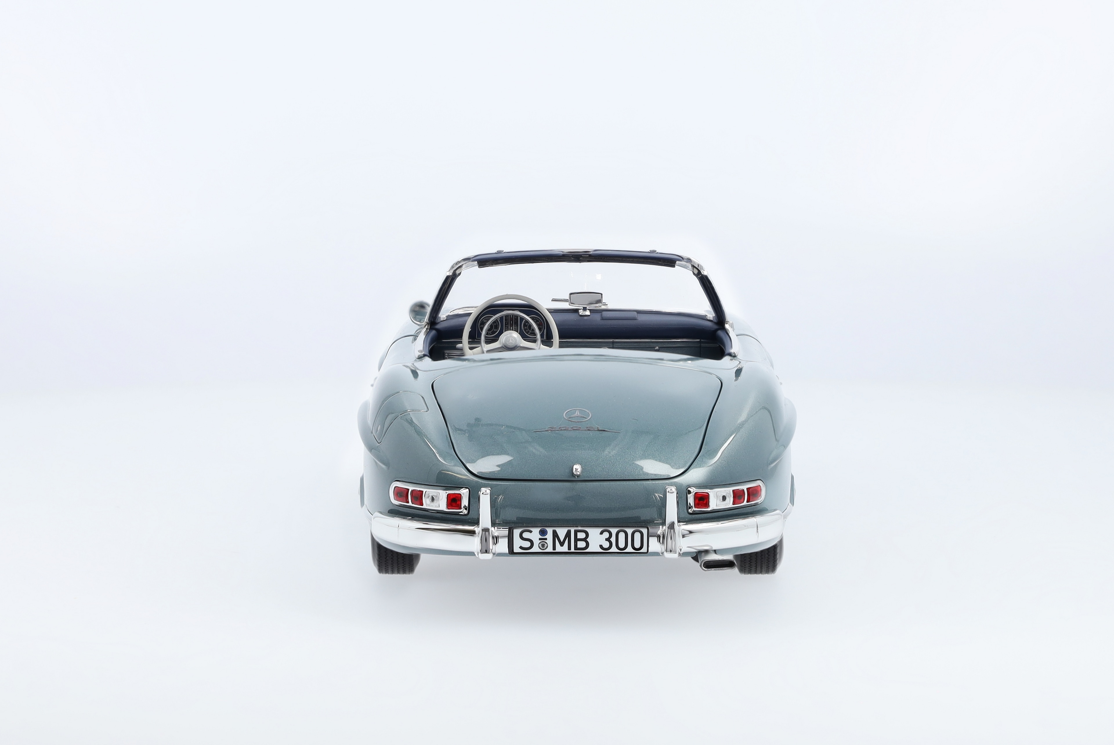 300 SL Roadster W 198 II (1957-1963) - hellblau, Norev, 1:18 300 SL Roadster W 198 II (1957-1963) - hellblau, Norev, 1:18