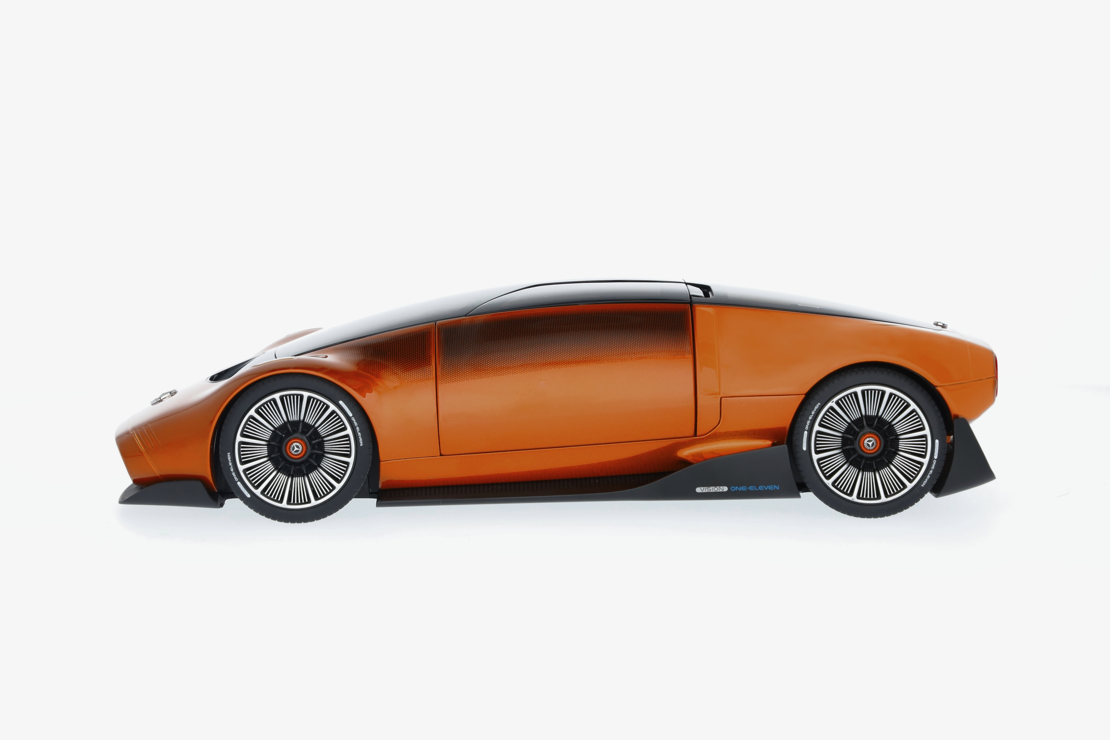Vision One-Eleven Set mit Figurine, Showcar - orange, NZG, 1:18 Vision One-Eleven Set mit Figurine, Showcar - orange, NZG, 1:18