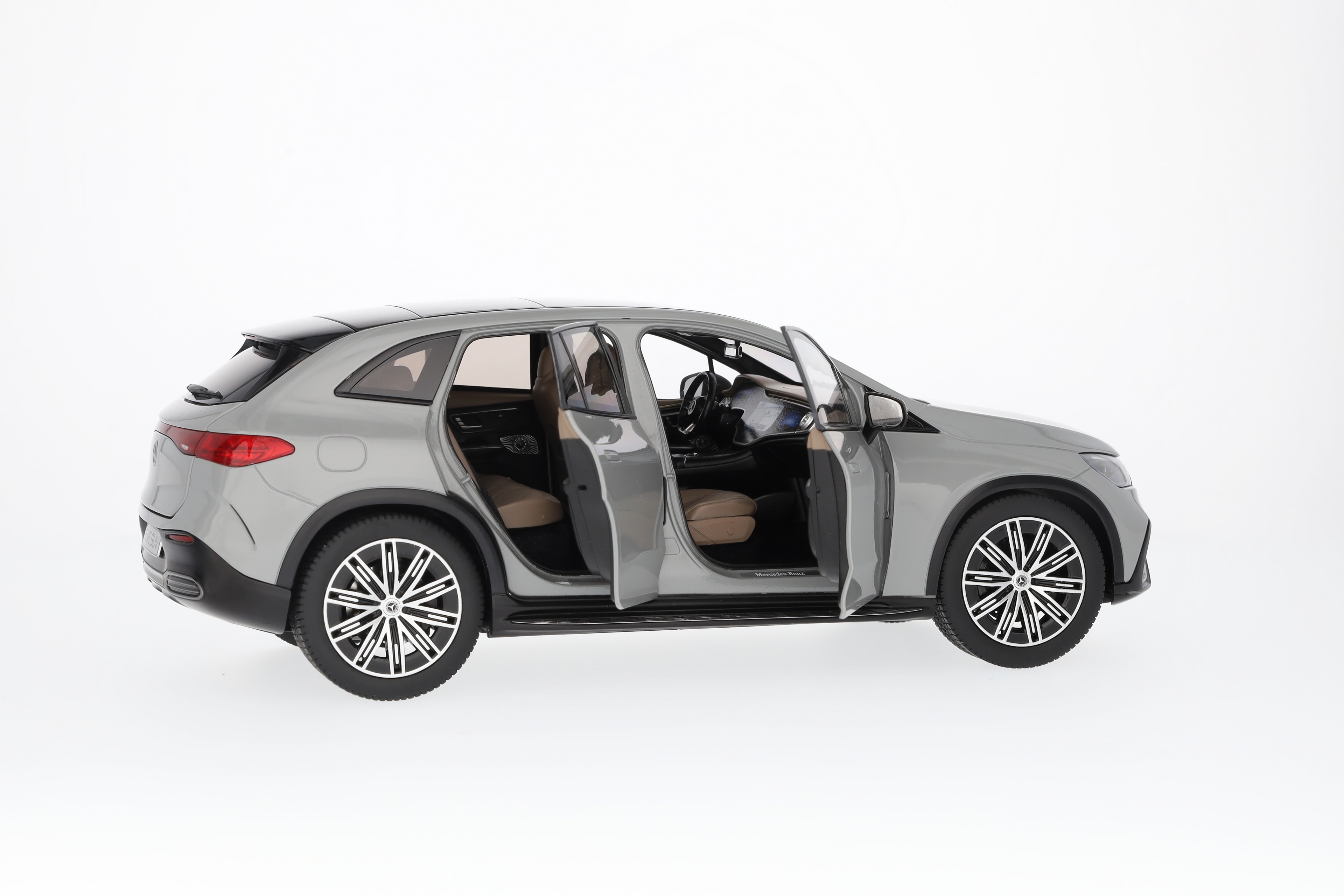 EQE SUV, AMG Line, X294 - MANUFAKTUR alpingrau uni, NZG, 1:18 EQE SUV, AMG Line, X294 - MANUFAKTUR alpingrau uni, NZG, 1:18