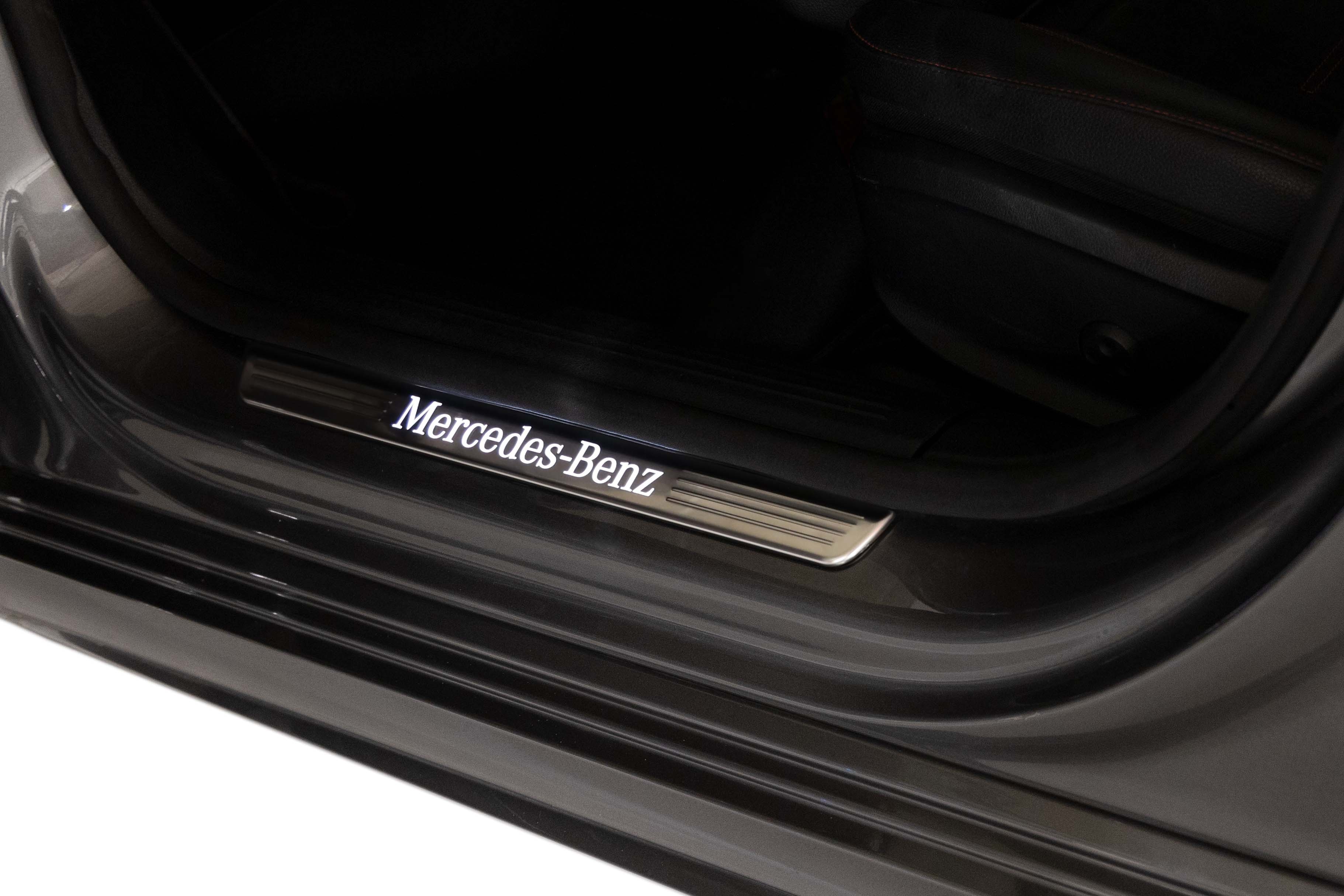 Wechselcover für beleuchtete Einstiegsleiste, Mercedes-Benz, vorne, 2-fach - Edelstahl, silberfarben / weiß