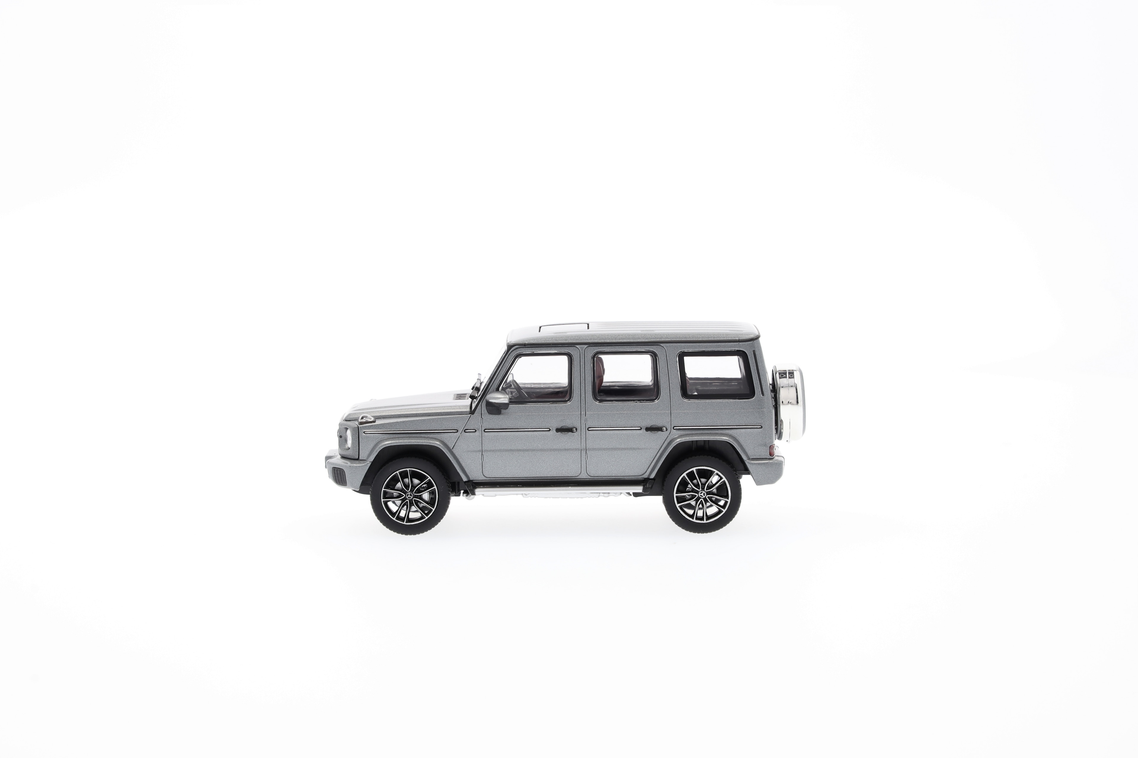 G-Klasse, Geländewagen, AMG Line, W465 - MANUFAKTUR platin magno, Norev, 1:43 G-Klasse, Geländewagen, AMG Line, W465 - MANUFAKTUR platin magno, Norev, 1:43