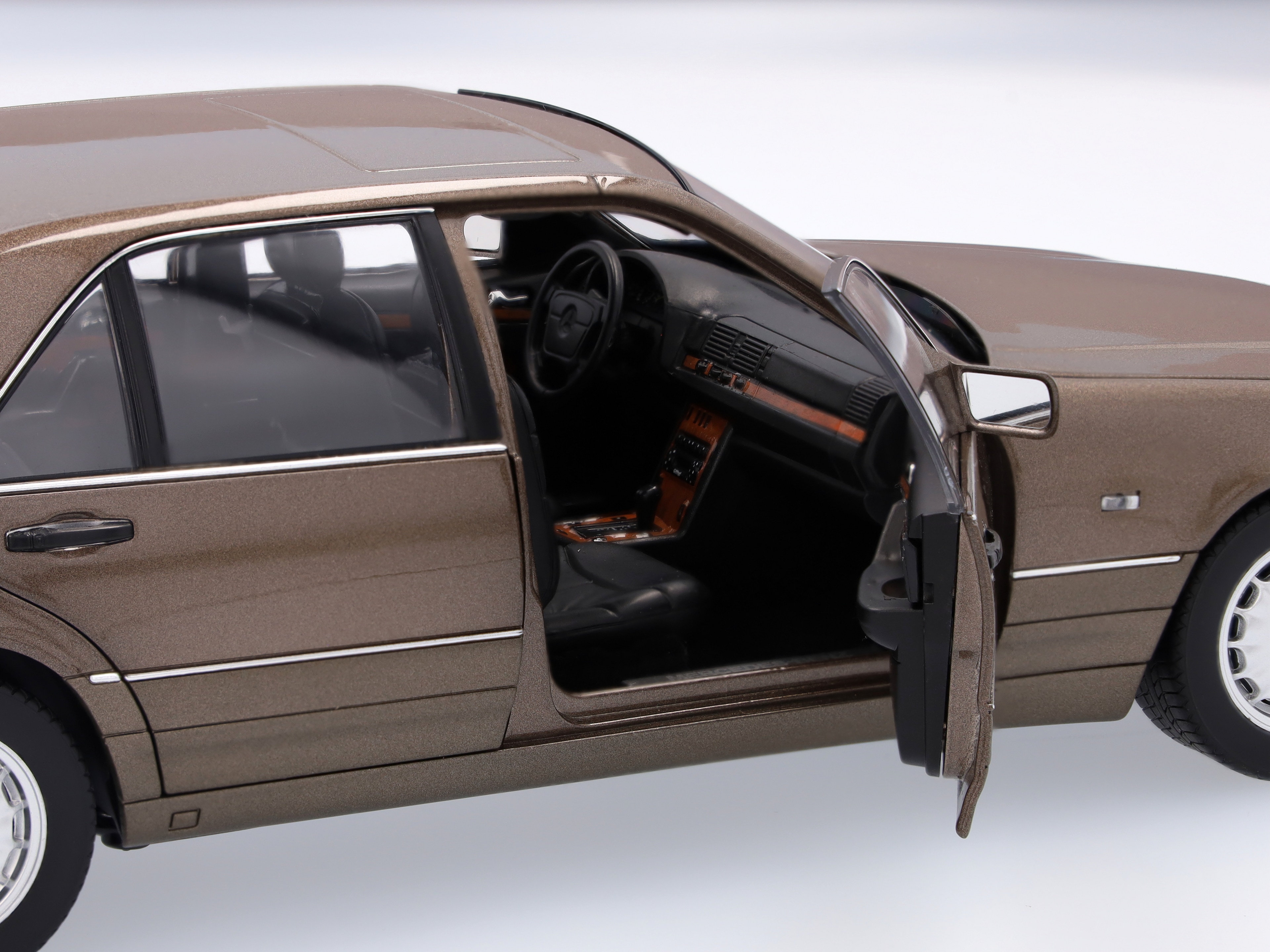 S 600 W 140 (1994-1998) - impala, Norev, 1:18