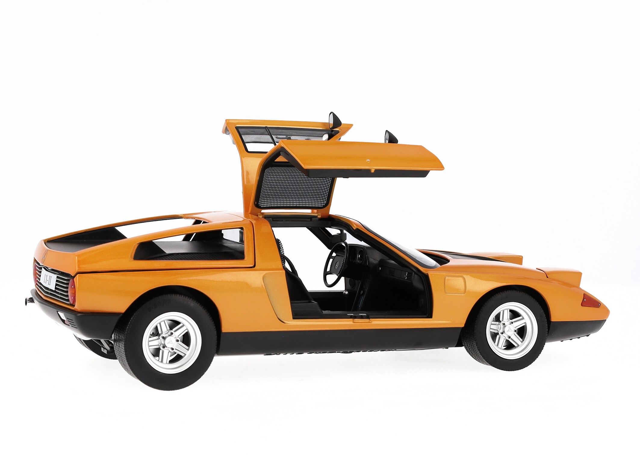 Experimentalfahrzeug C 111 / II (1970) - weißherbst, Norev, 1:18