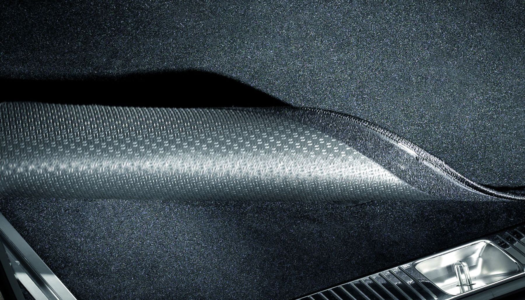 Wendematte, passgenau, mit Klettband für Ladekantenschutz - schwarz, Polyester