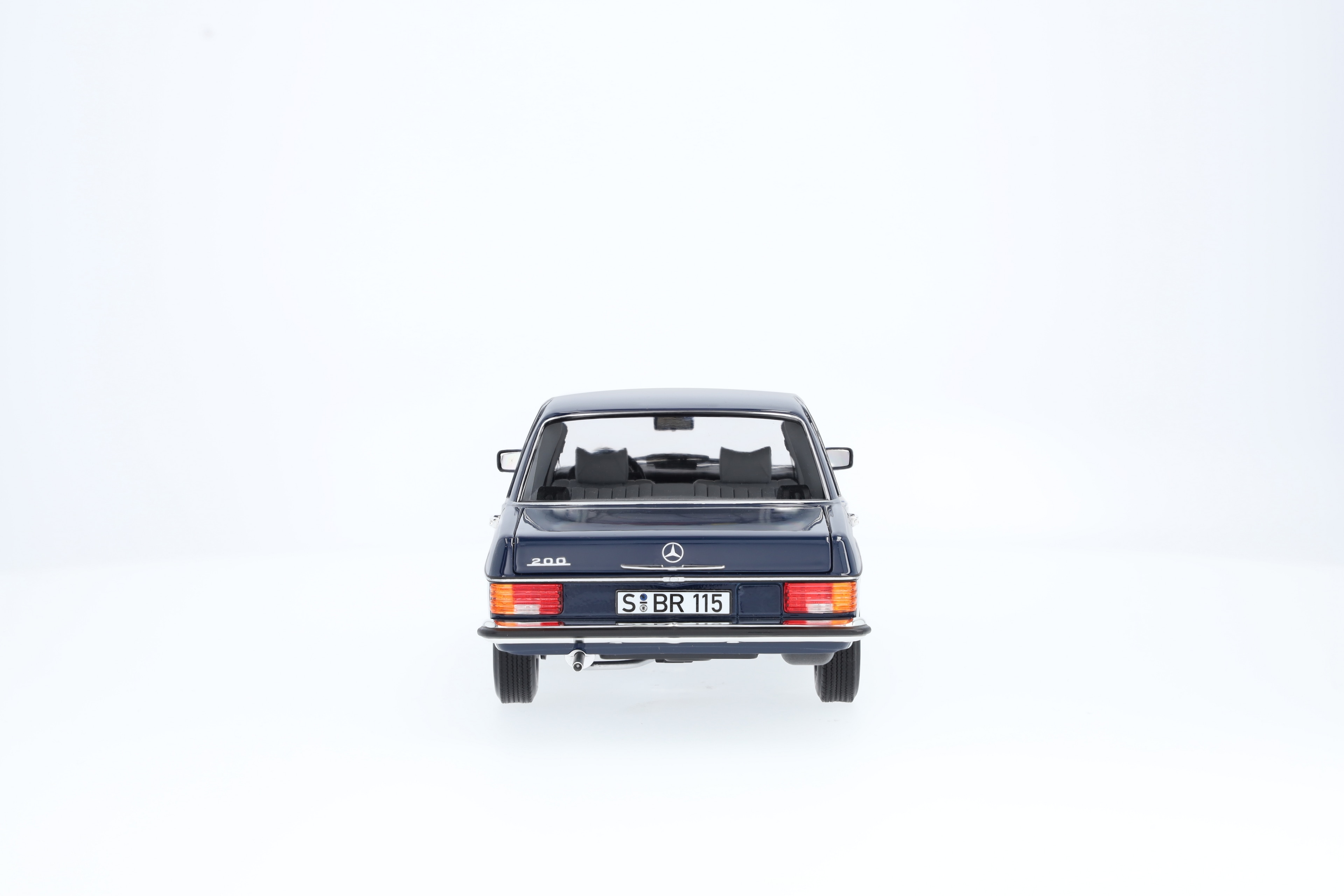 200 W 114/W 115 (1968-1973), Limousine - mitternachtsblau, Norev, 1:18 200 W 114/W 115 (1968-1973), Limousine - mitternachtsblau, Norev, 1:18