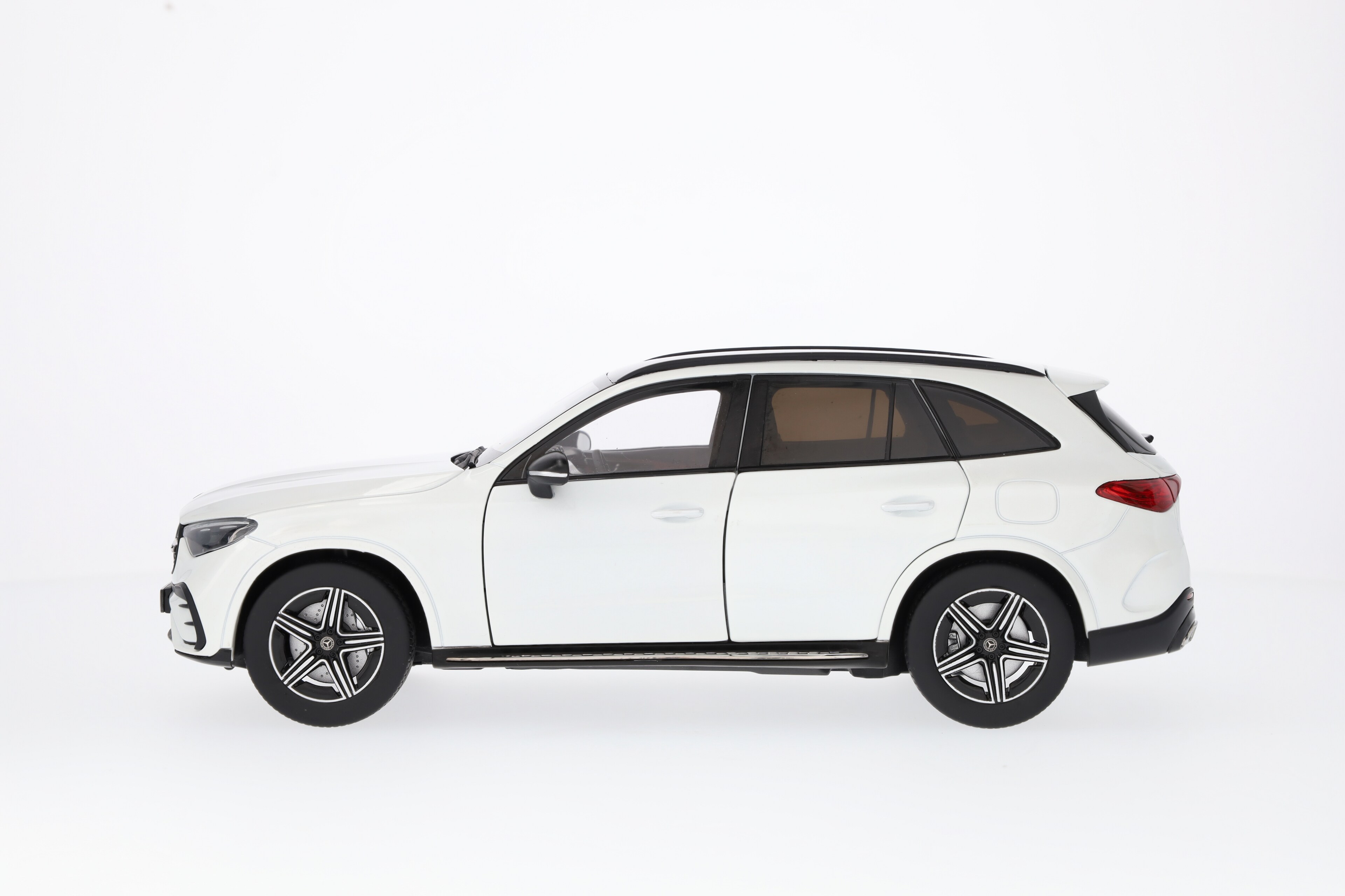 GLC, AMG Line, X254 - MANUFAKTUR opalithweiß bright, iScale, 1:18