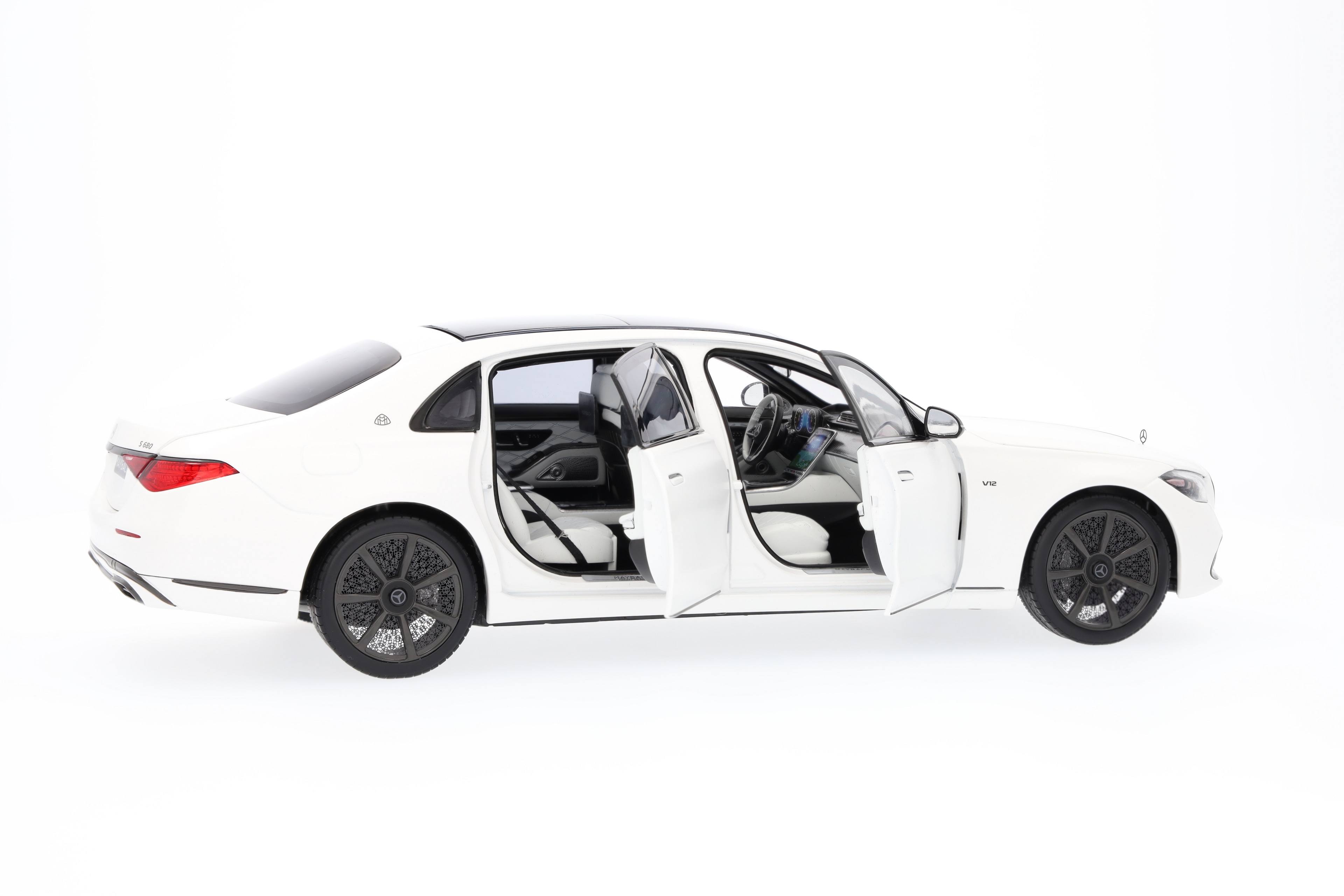 Mercedes-Maybach S 680 4MATIC, Night Series, X223 - MANUFAKTUR opalithweiß magno, Norev, 1:18 Mercedes-Maybach S 680 4MATIC, Night Series, X223 - MANUFAKTUR opalithweiß magno, Norev, 1:18