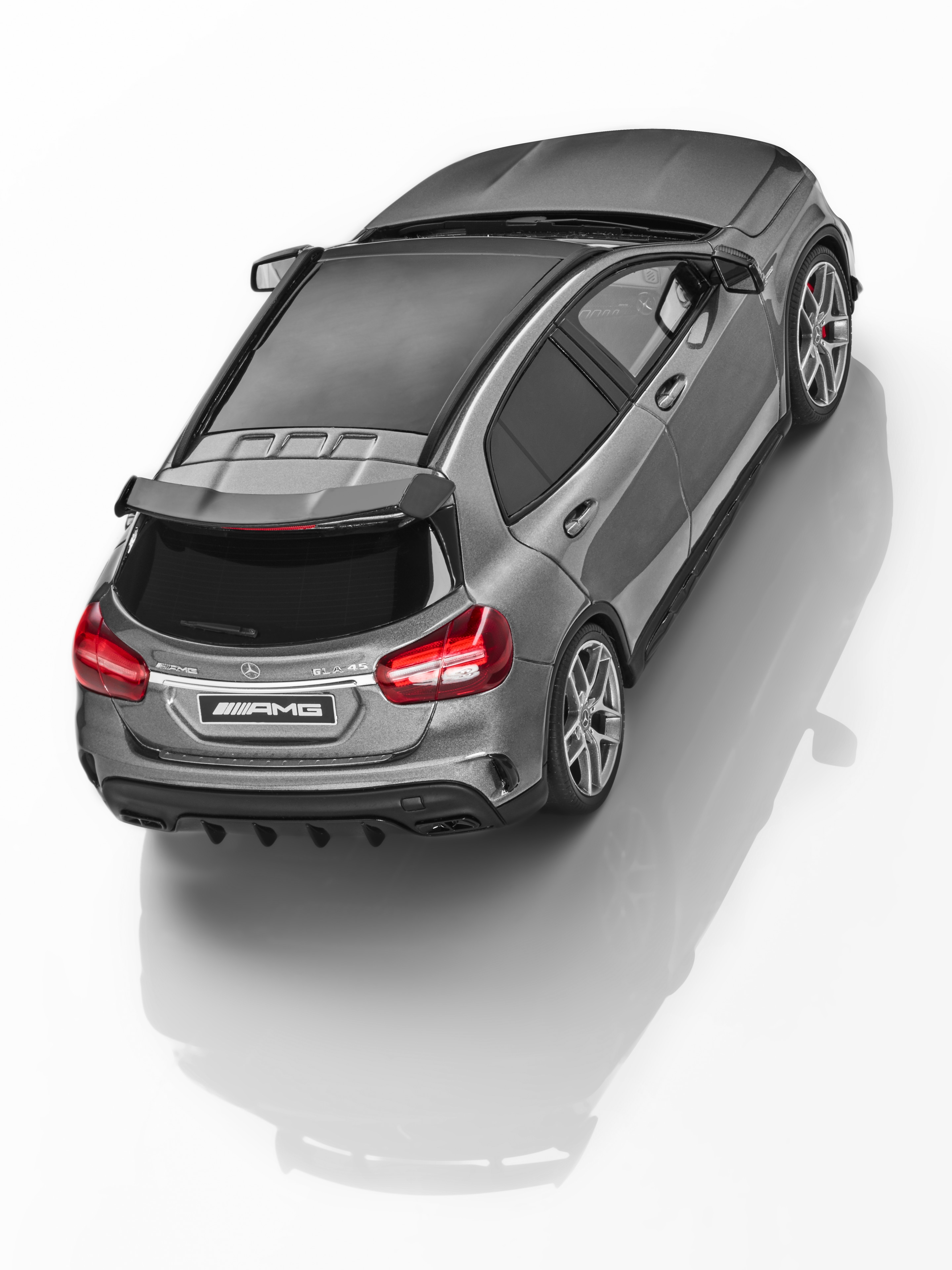 Mercedes-AMG GLA 45, X156 - designo mountaingrau magno, GT Spirit, 1:18