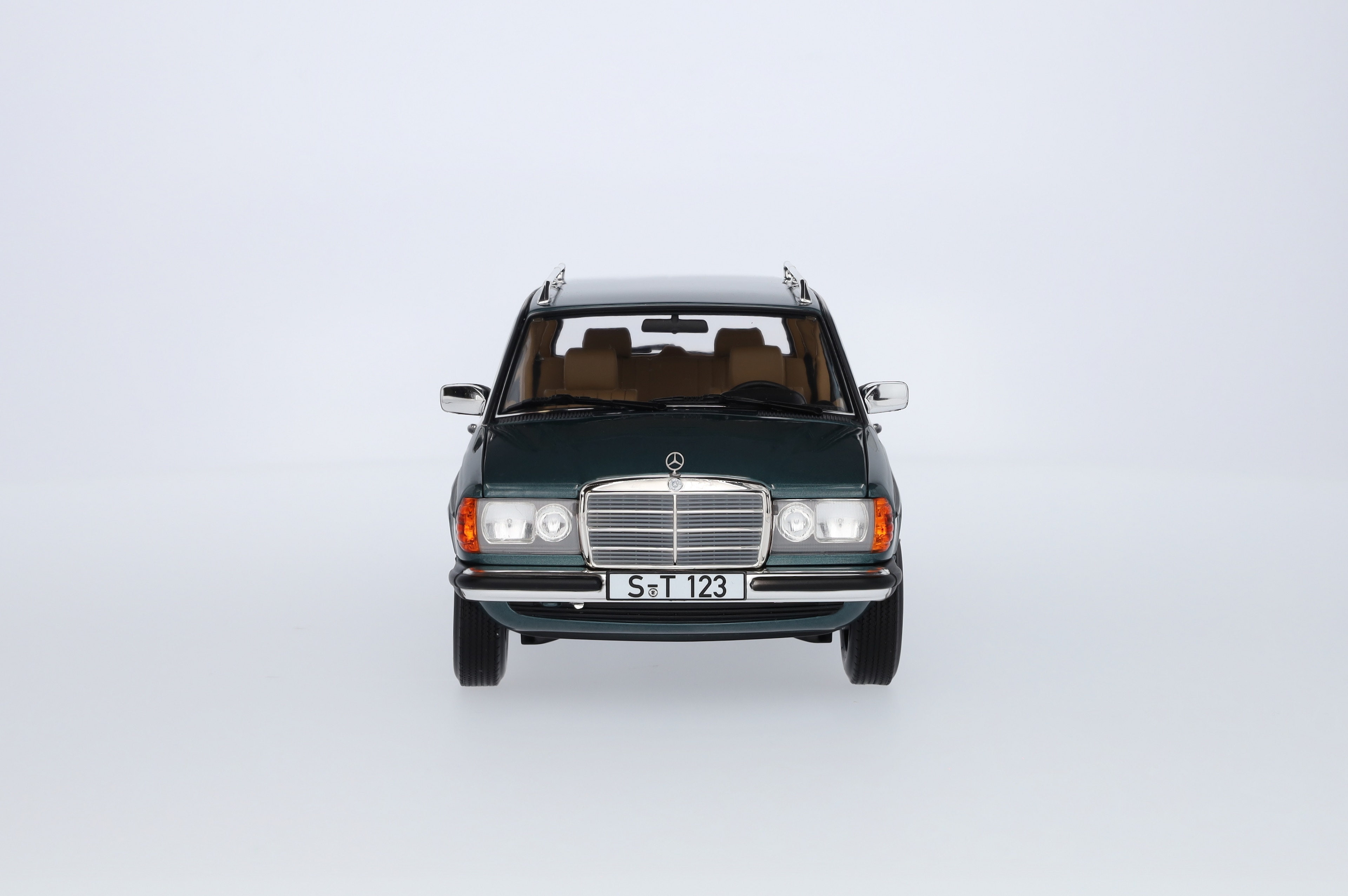 200 T-Modell S123 (1980-1985) - petrol, Norev, 1:18