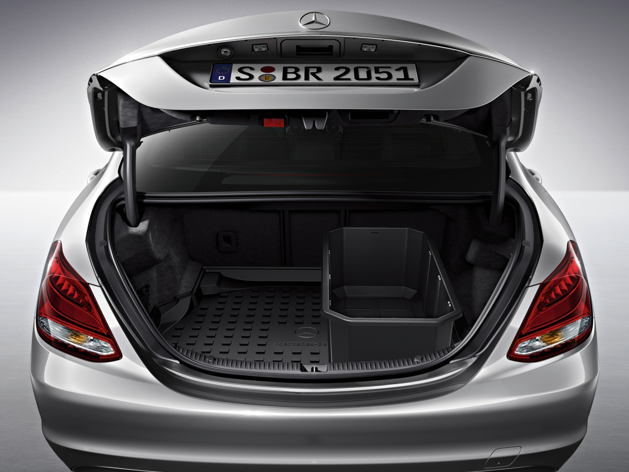 Kofferraumwanne, flach, mit Durchlademöglichkeit - schwarz, Polypropylen