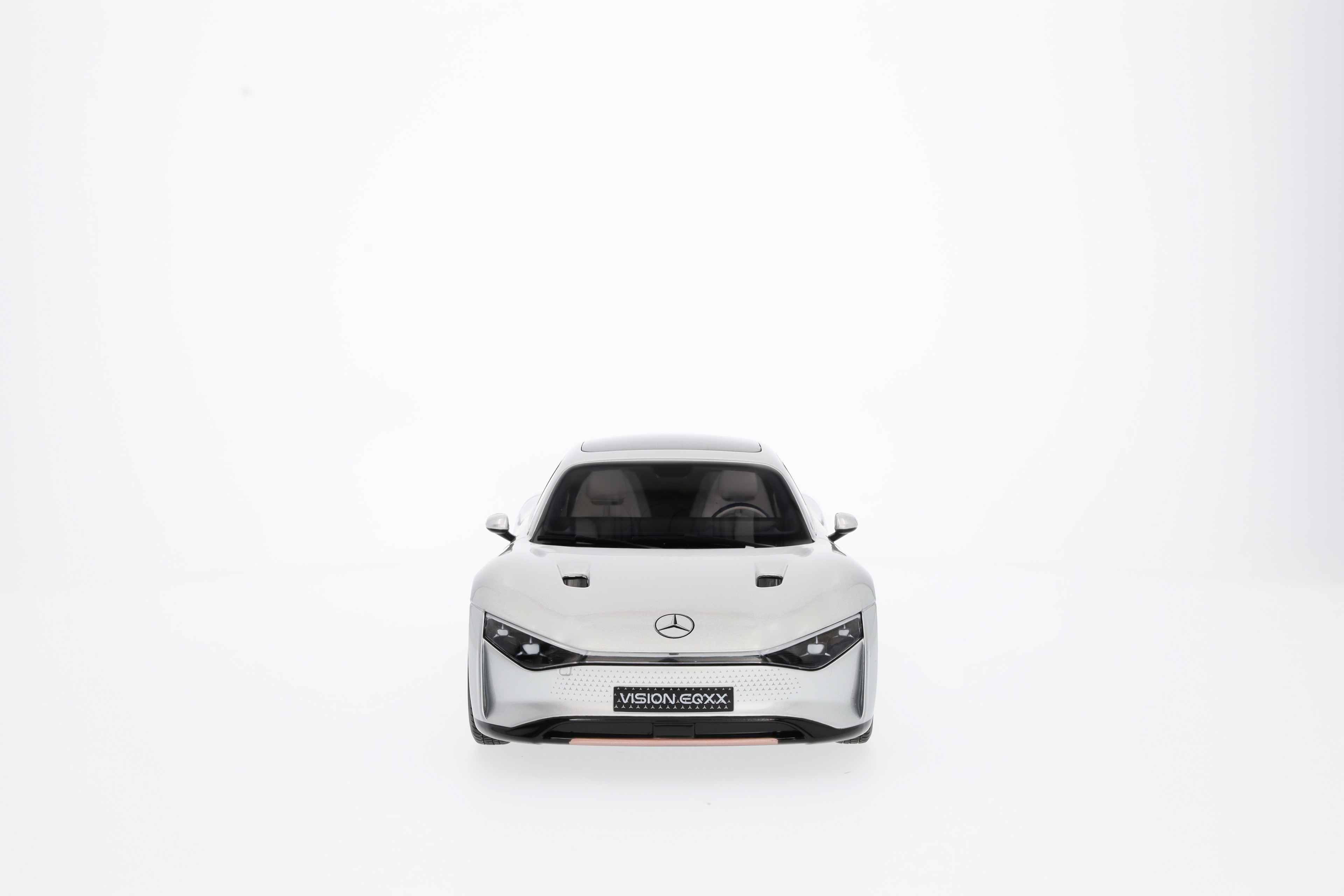 Vision EQXX, Showcar - silber alubeam, NZG, 1:18 Vision EQXX, Showcar - silber alubeam, NZG, 1:18