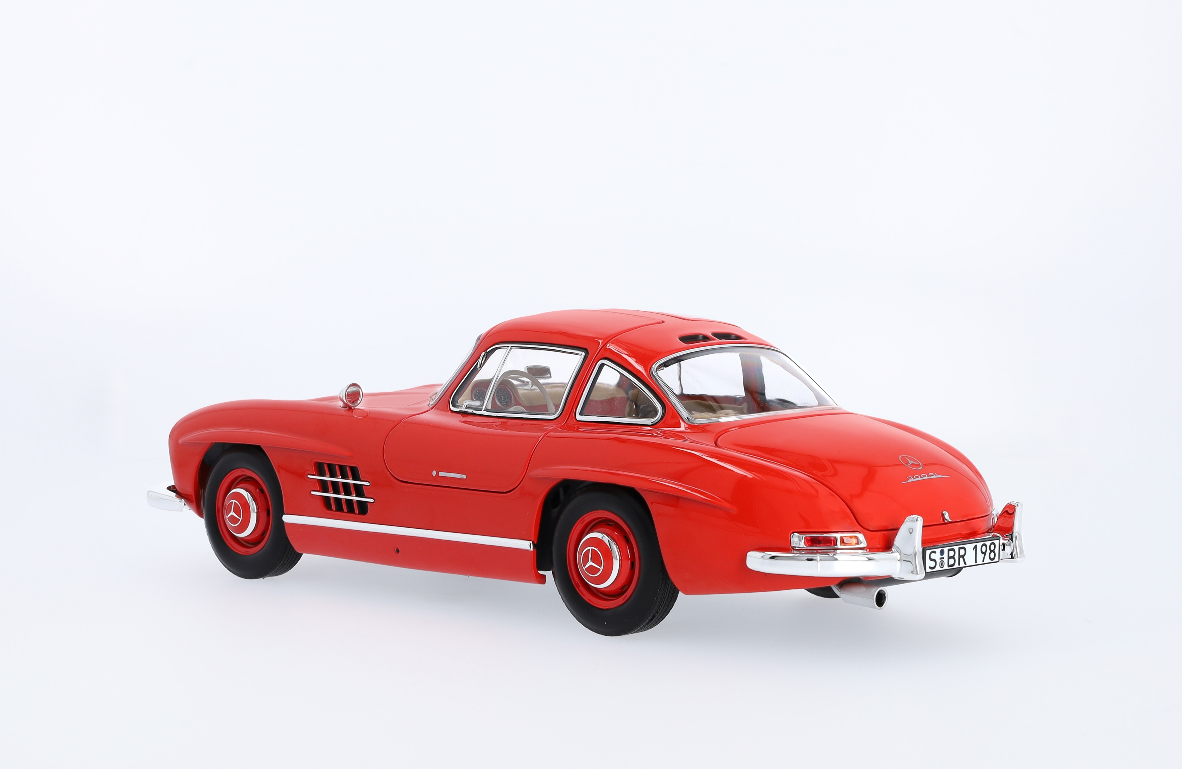300 SL Coupé (1954-1957) W 198 - feuerwehrrot, Norev, 1:18 300 SL Coupé (1954-1957) W 198 - feuerwehrrot, Norev, 1:18