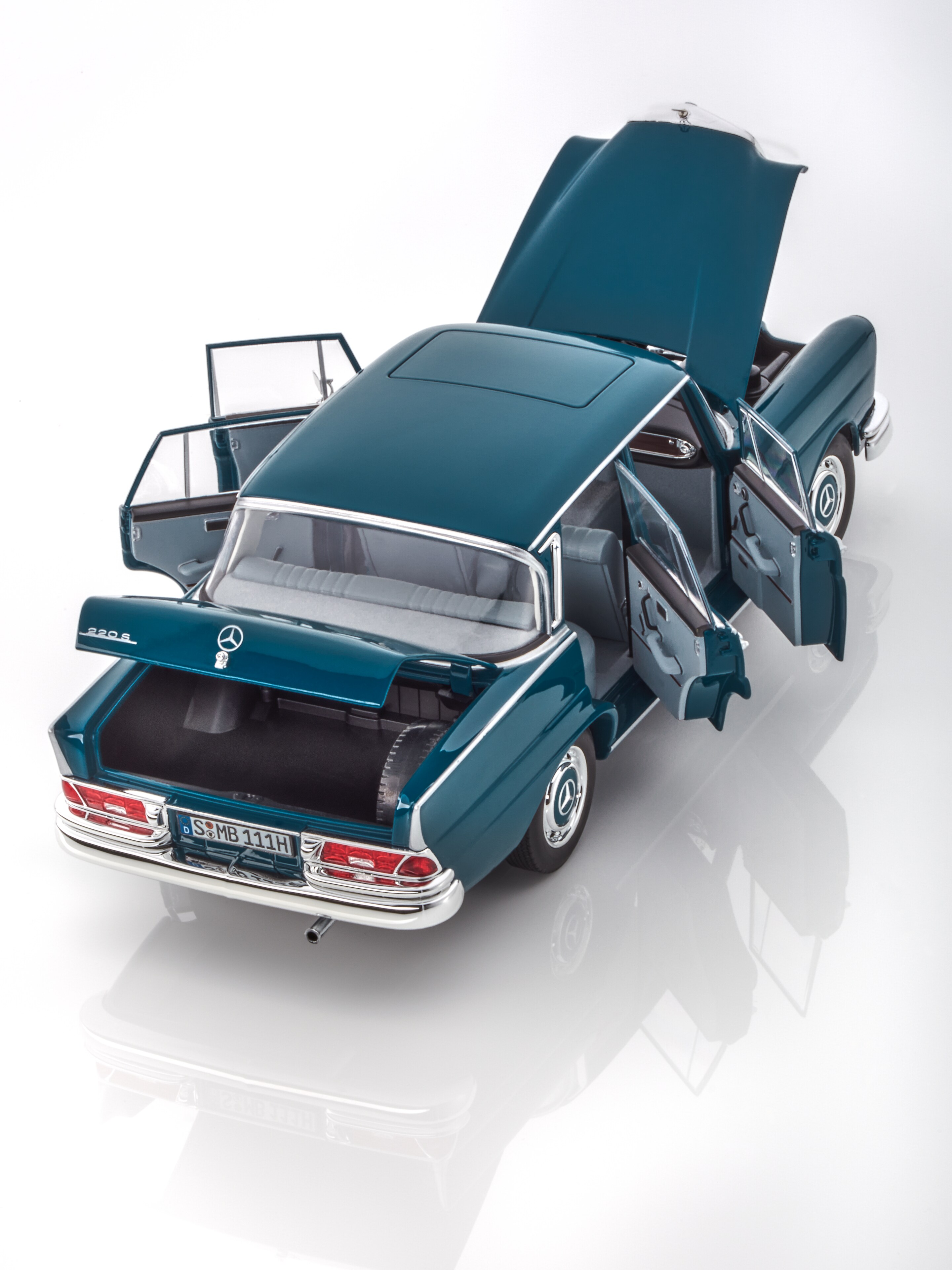 220 S W 111 (1959-1965) - blau, Norev, 1:18