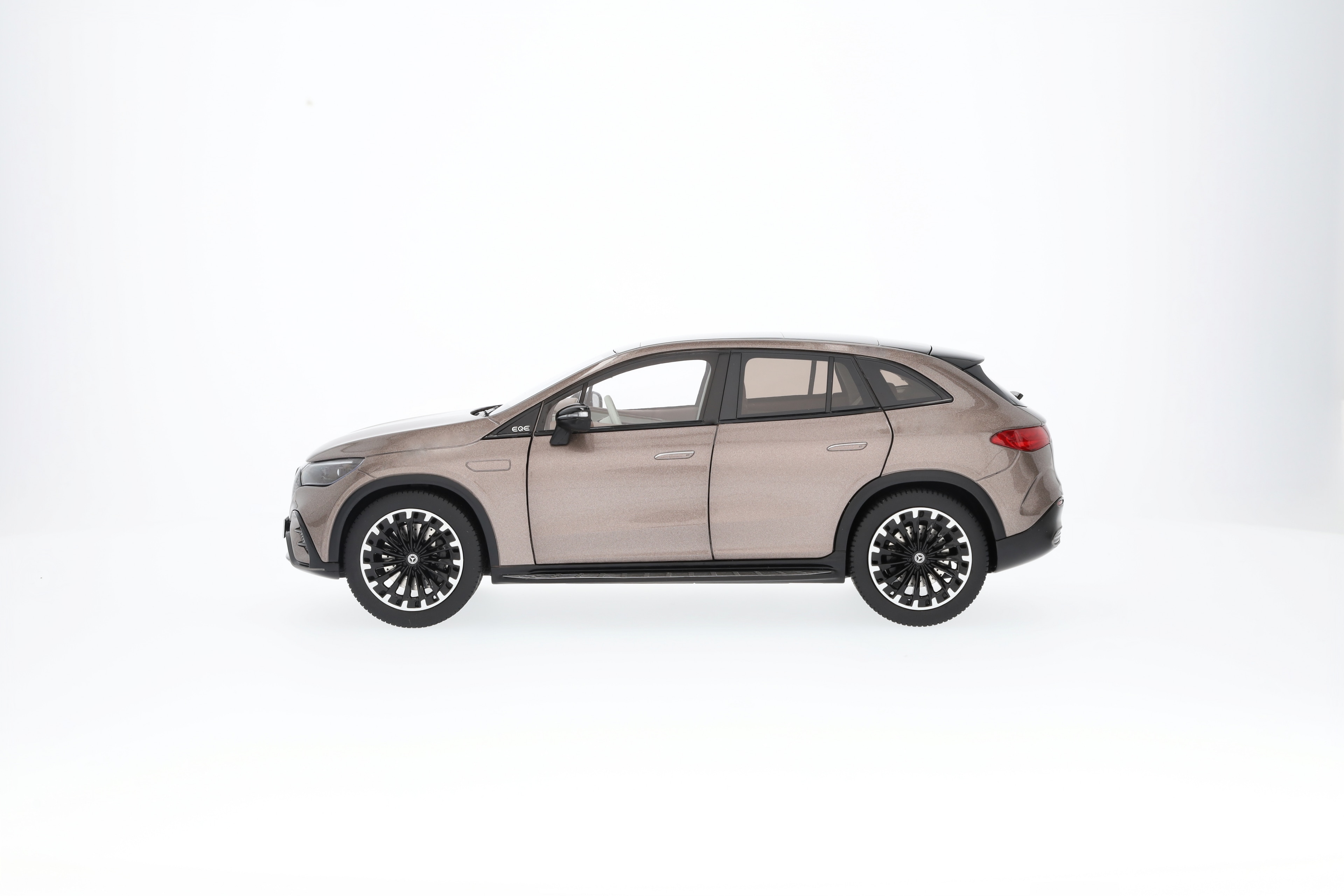EQE SUV, AMG Line, X294 - samtbraun, NZG, 1:18 EQE SUV, AMG Line, X294 - samtbraun, NZG, 1:18
