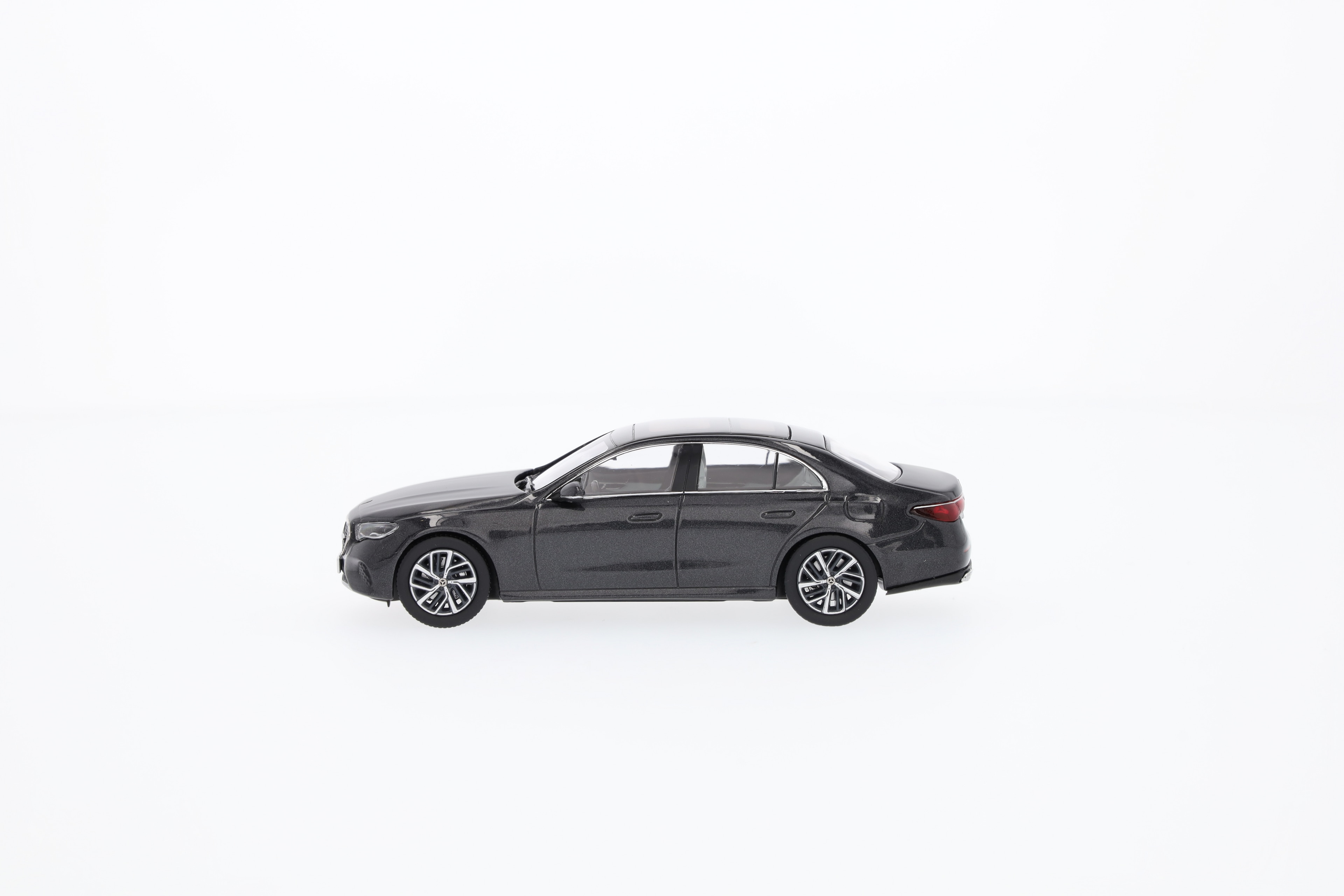 E-Klasse, Limousine, AVANTGARDE, W214 - graphitgrau, iScale, 1:43 E-Klasse, Limousine, AVANTGARDE, W214 - graphitgrau, iScale, 1:43