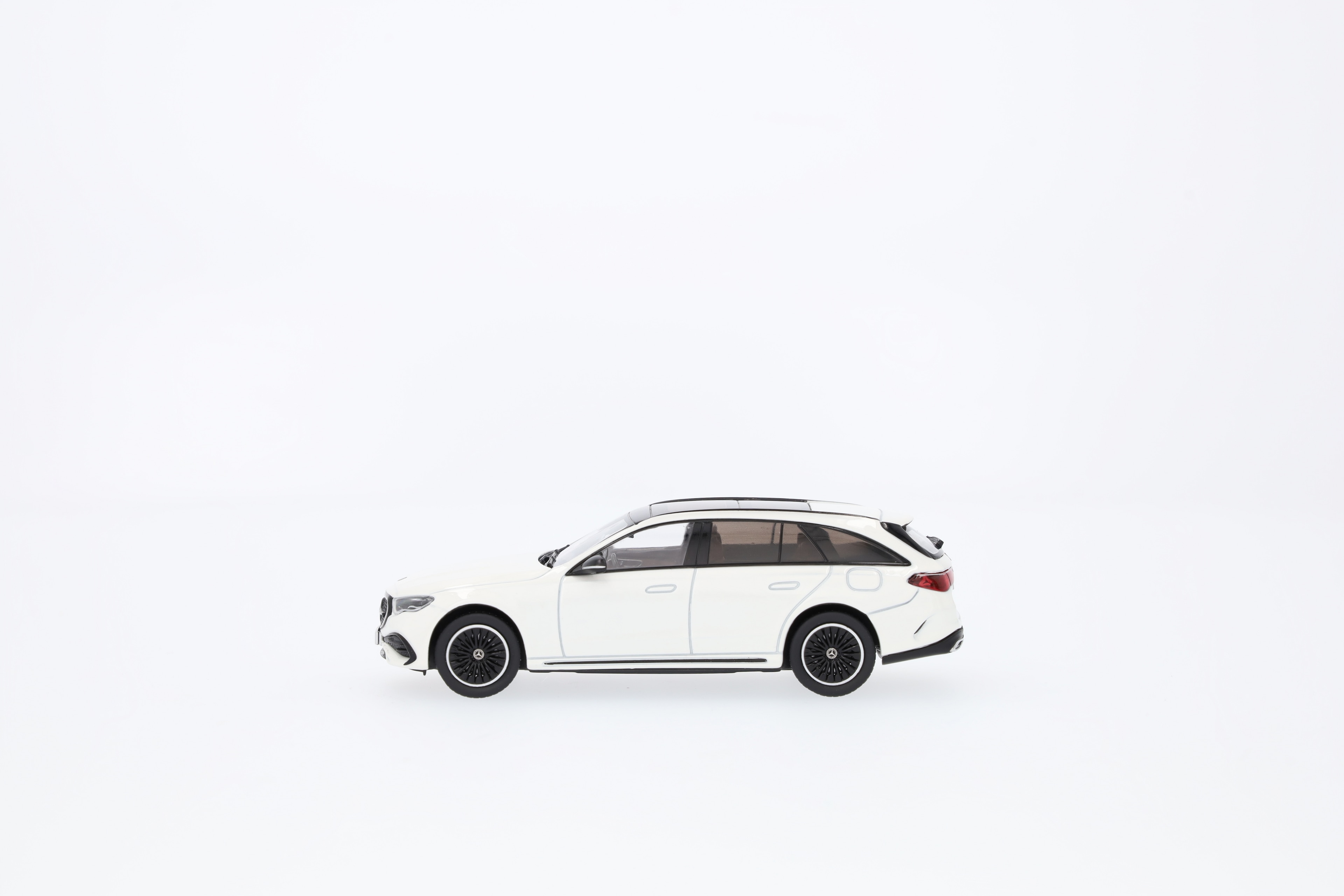 E-Klasse, T-Modell, AMG Line, S214 - G manufaktur opalithweiß bright, iScale, 1:43 E-Klasse, T-Modell, AMG Line, S214 - G manufaktur opalithweiß bright, iScale, 1:43
