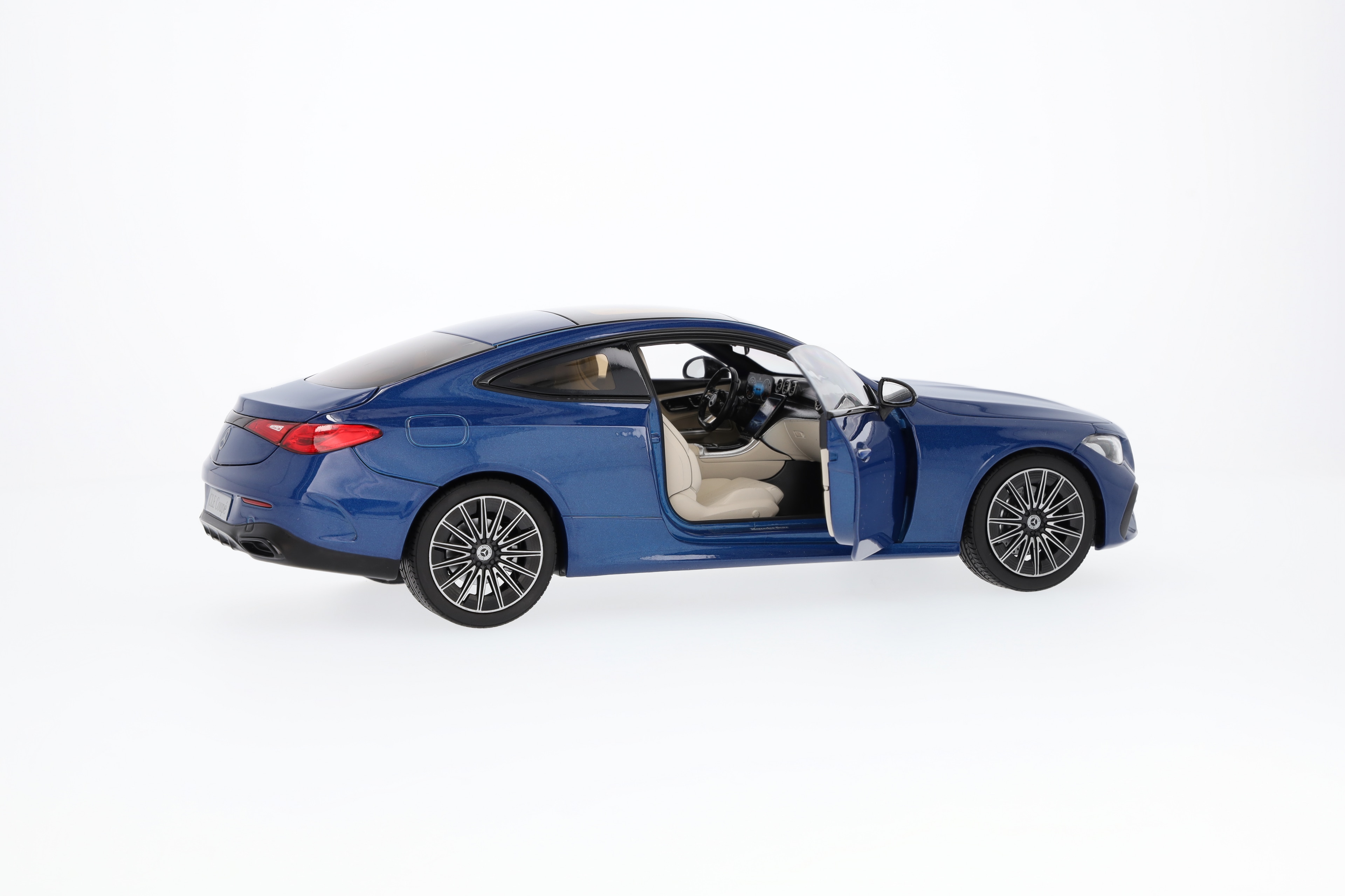 CLE Coupé, AMG Line, C236 - spektralblau, Norev, 1:18 CLE Coupé, AMG Line, C236 - spektralblau, Norev, 1:18