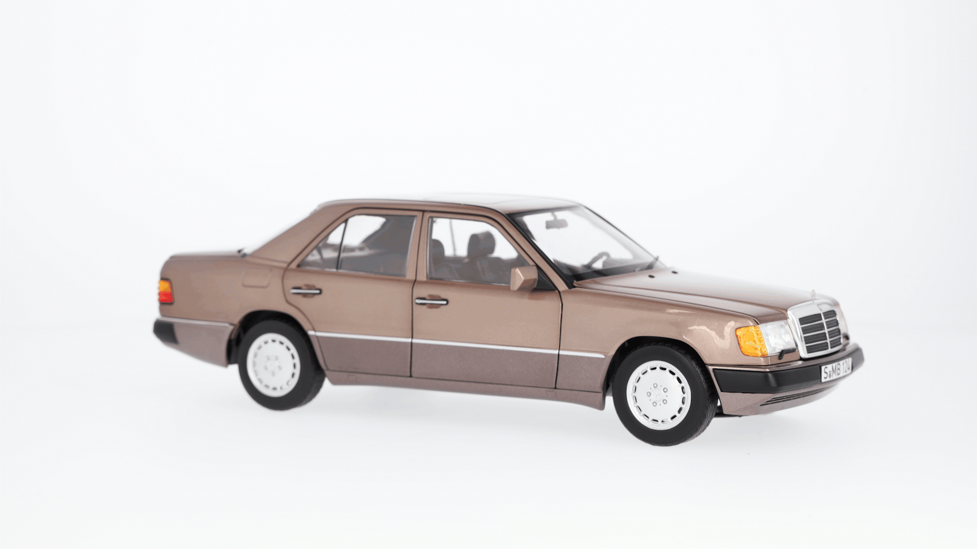 230 E W 124 (1989-1993), Limousine - Rosenholz, Norev, 1:18 230 E W 124 (1989-1993), Limousine - Rosenholz, Norev, 1:18