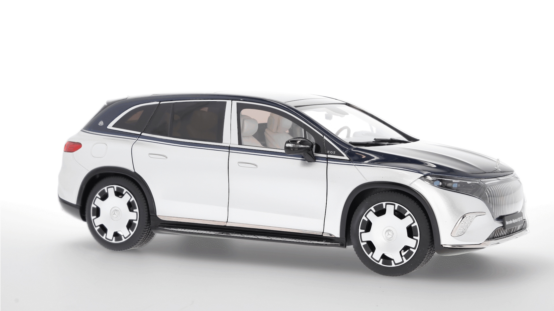 Mercedes-Maybach EQS 680 SUV, X296 - sodalithblau / hightechsilber, NZG, 1:18 Mercedes-Maybach EQS 680 SUV, X296 - sodalithblau / hightechsilber, NZG, 1:18
