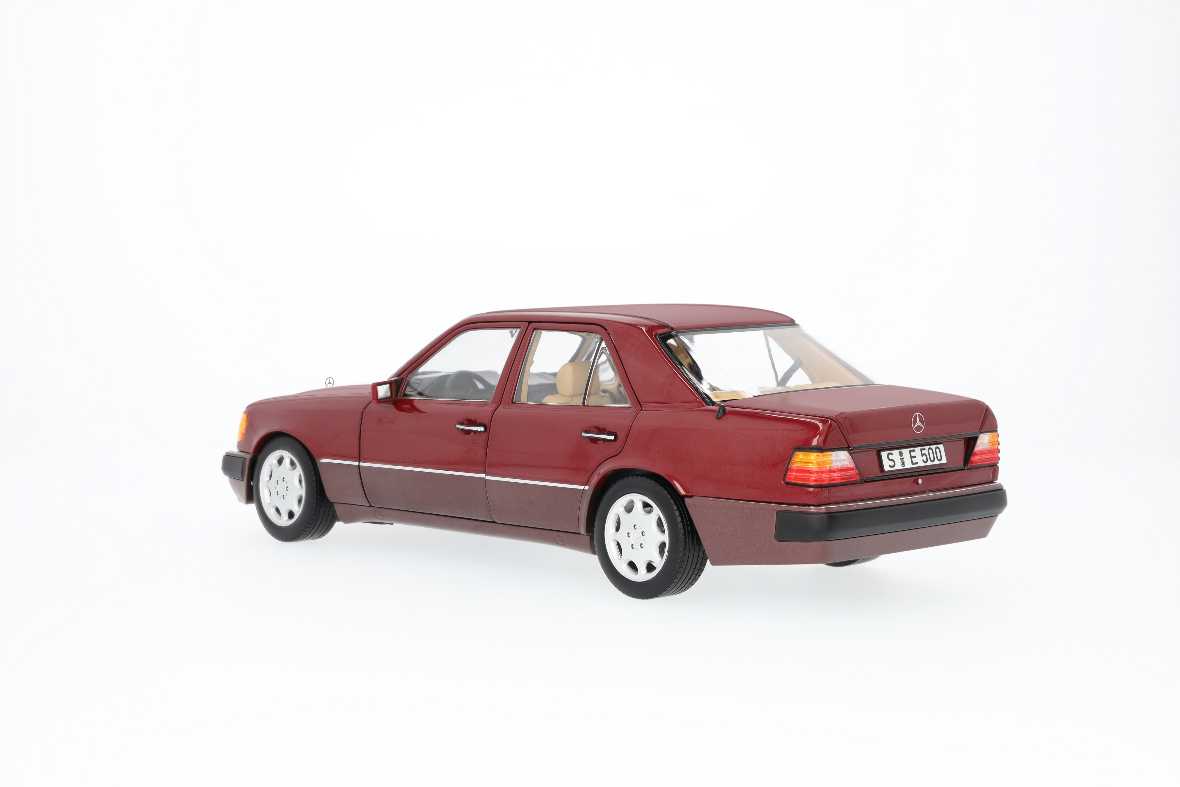 500 E W 124 (1991-1993), Limousine - almandinrot, Norev, 1:18