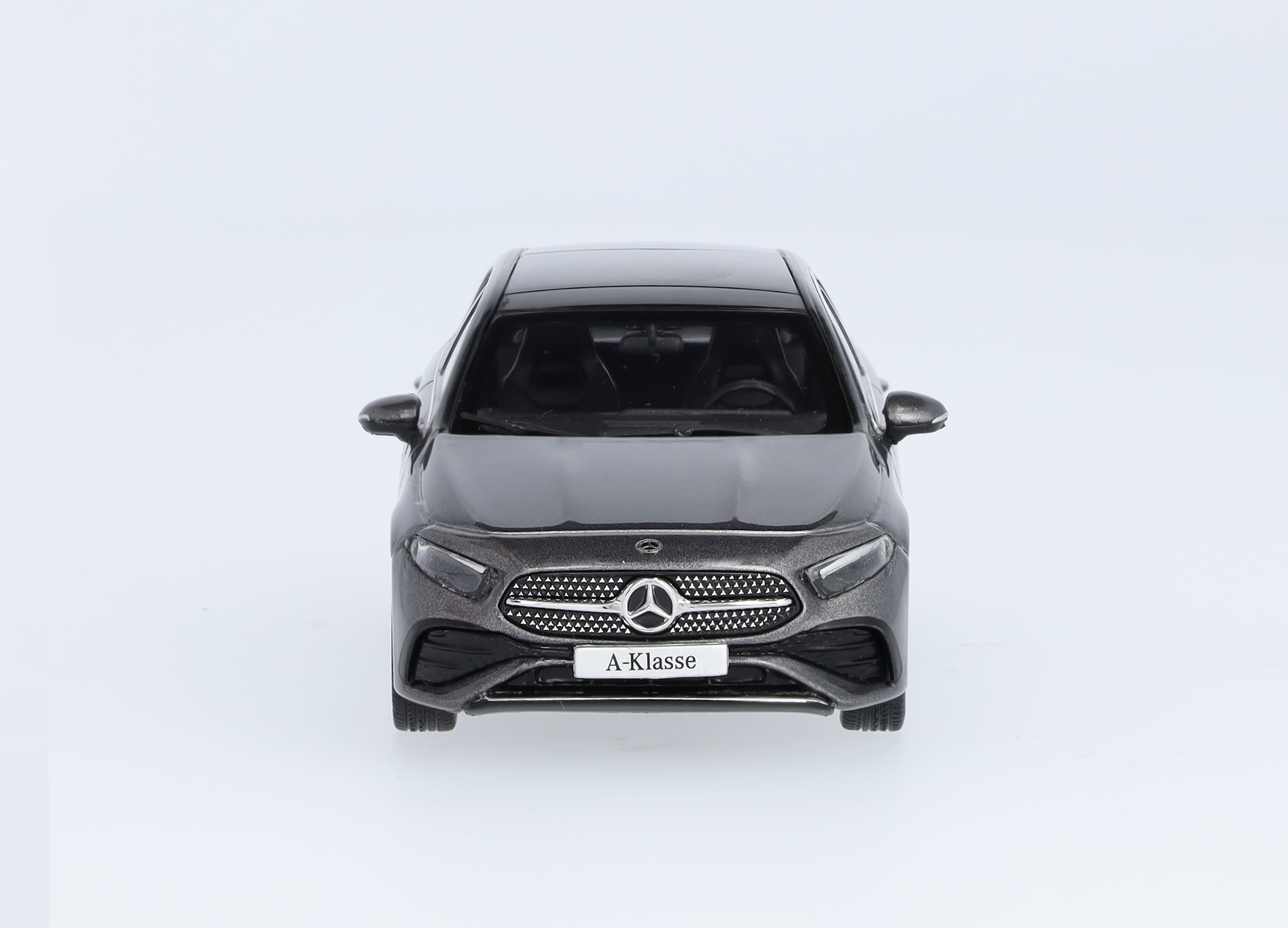 A-Klasse, Kompaktlimousine, AMG Line, W177 - mountaingrau, Minimax, 1:43 A-Klasse, Kompaktlimousine, AMG Line, W177 - mountaingrau, Minimax, 1:43