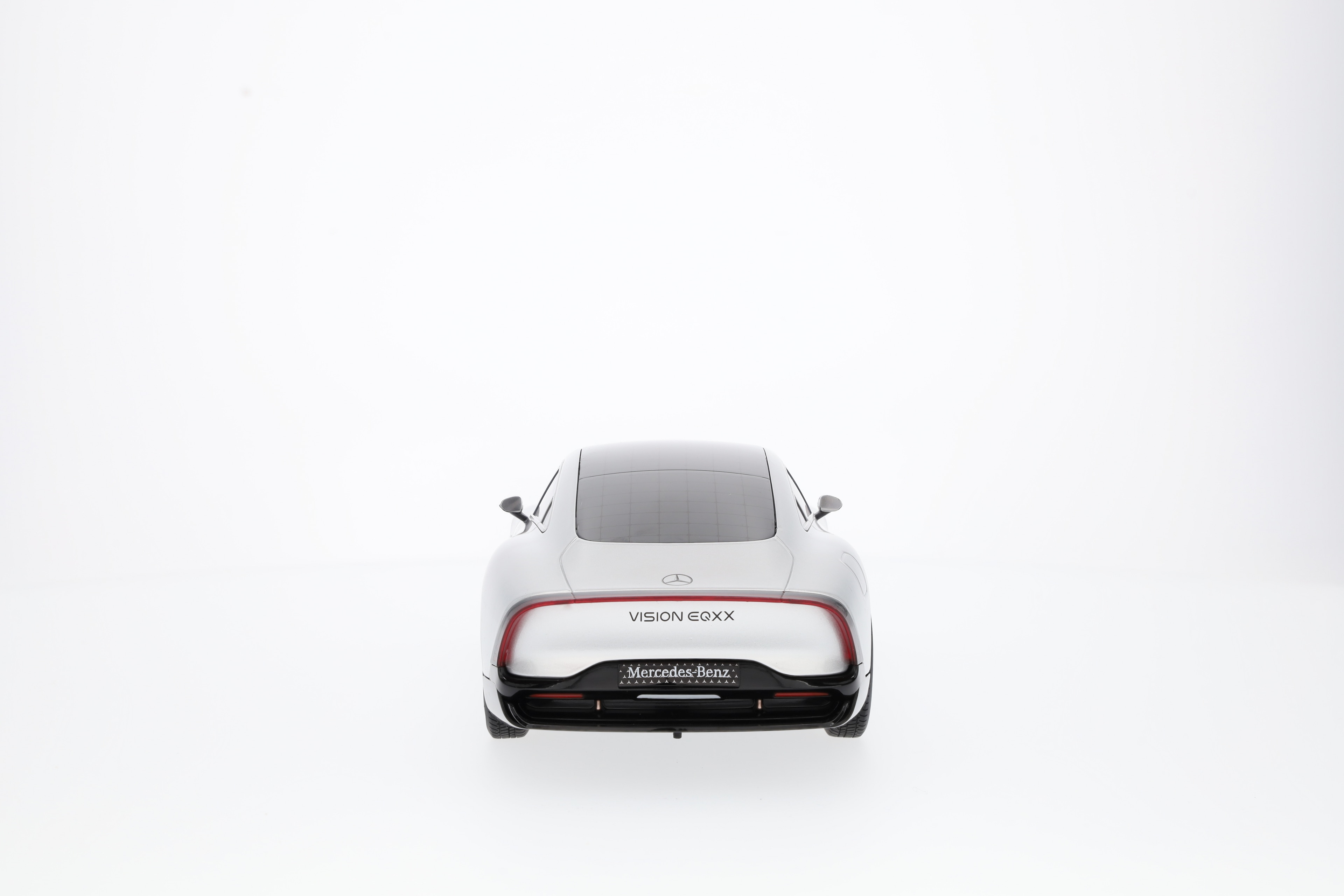 Vision EQXX, Showcar - silber alubeam, NZG, 1:18 Vision EQXX, Showcar - silber alubeam, NZG, 1:18