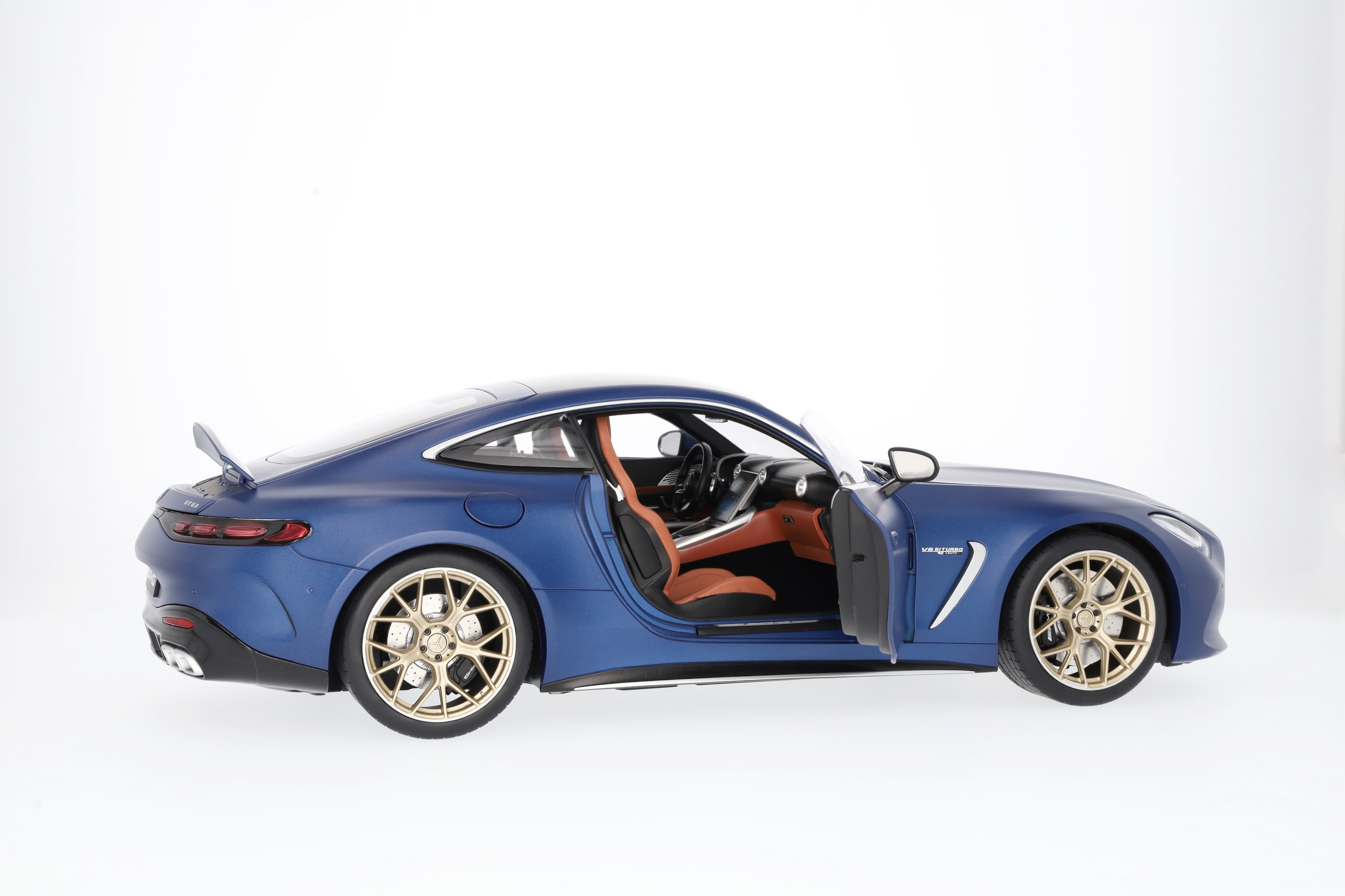 Mercedes-AMG GT 63 4MATIC+ - MANUFAKTUR spektralblau magno, NZG, 1:12 Mercedes-AMG GT 63 4MATIC+ - MANUFAKTUR spektralblau magno, NZG, 1:12