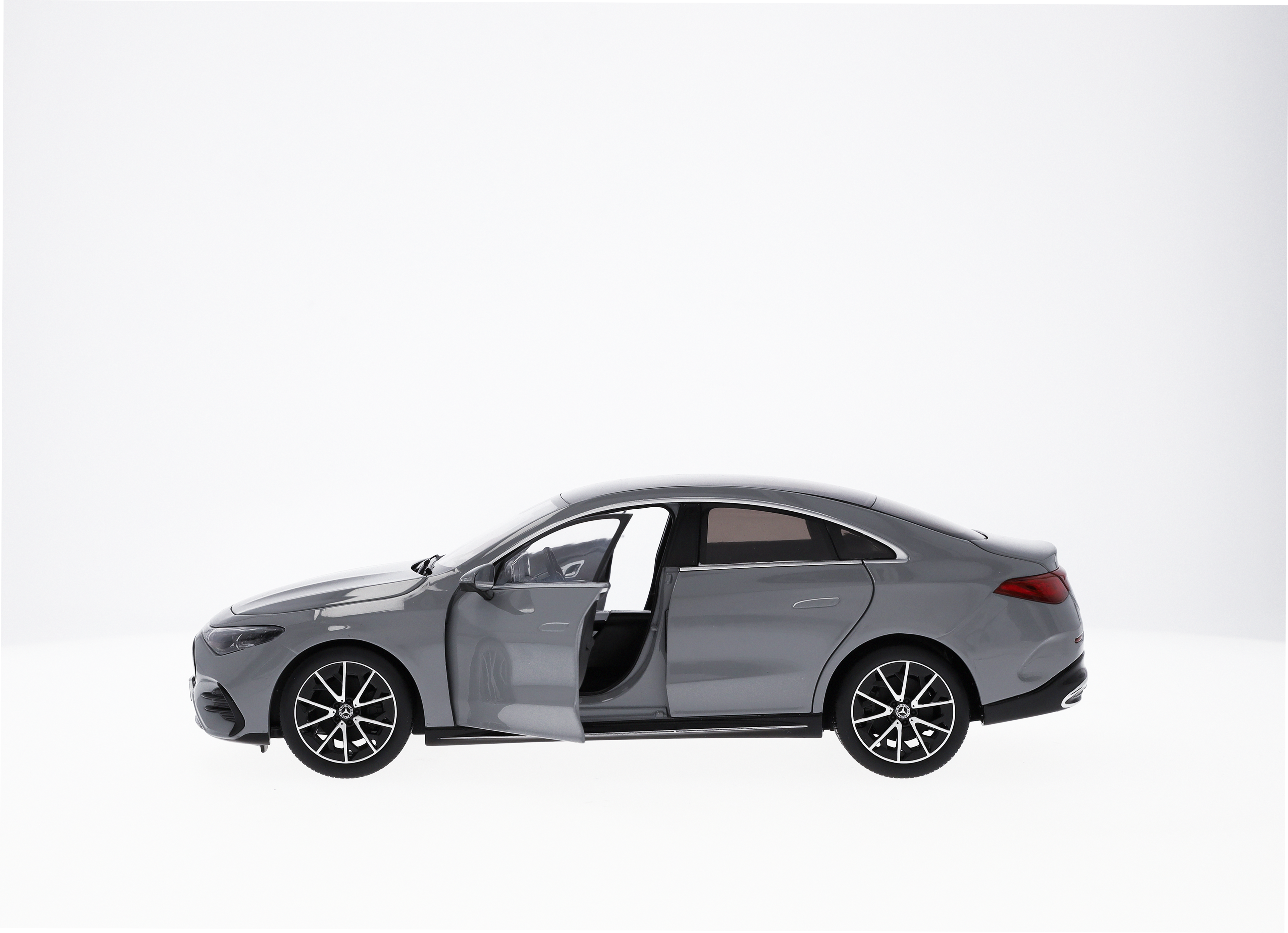 CLA Coupé, C174 - MANUFAKTUR alpingrau uni, NZG, 1:18