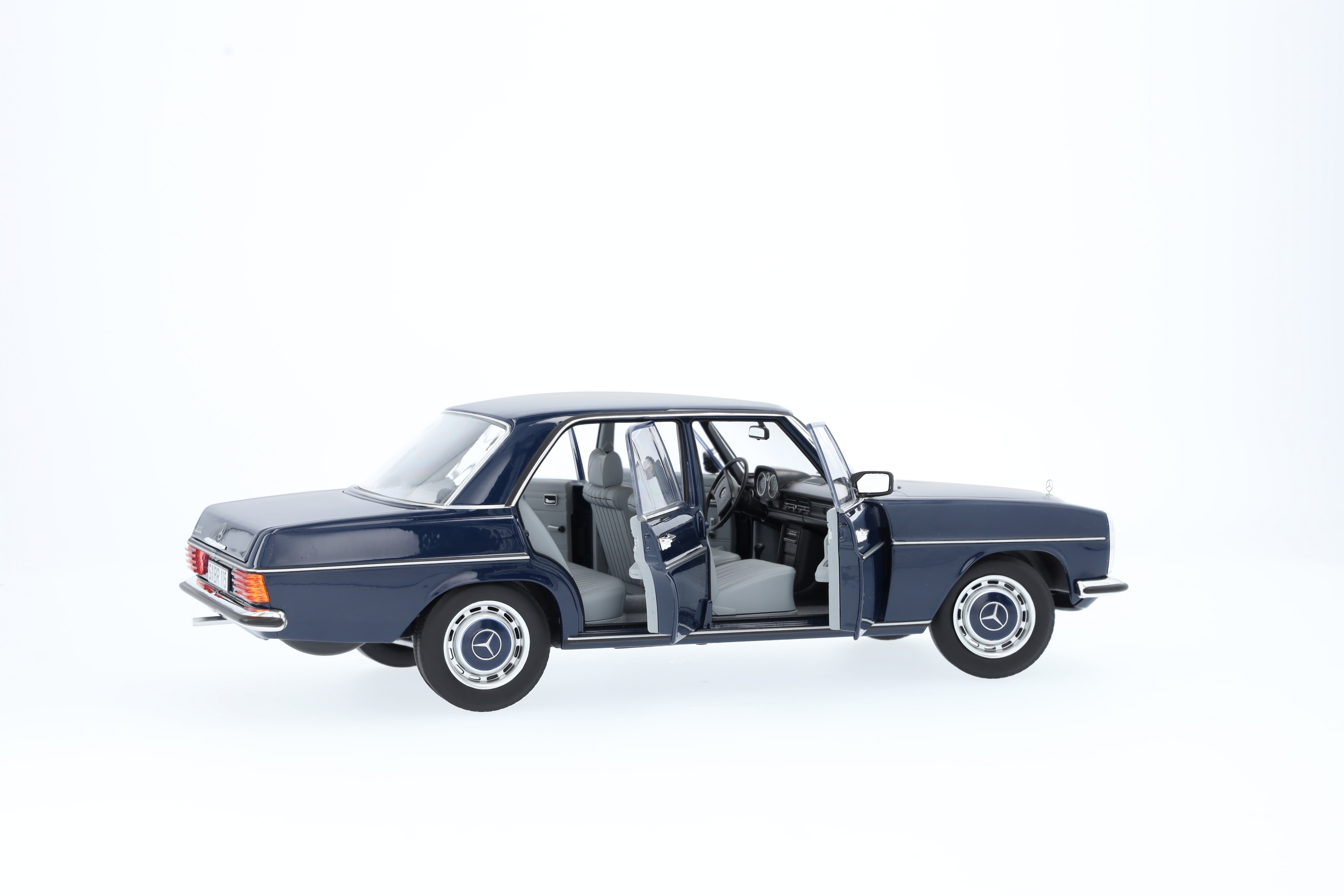 200 W 114/W 115 (1968-1973), Limousine - mitternachtsblau, Norev, 1:18 200 W 114/W 115 (1968-1973), Limousine - mitternachtsblau, Norev, 1:18