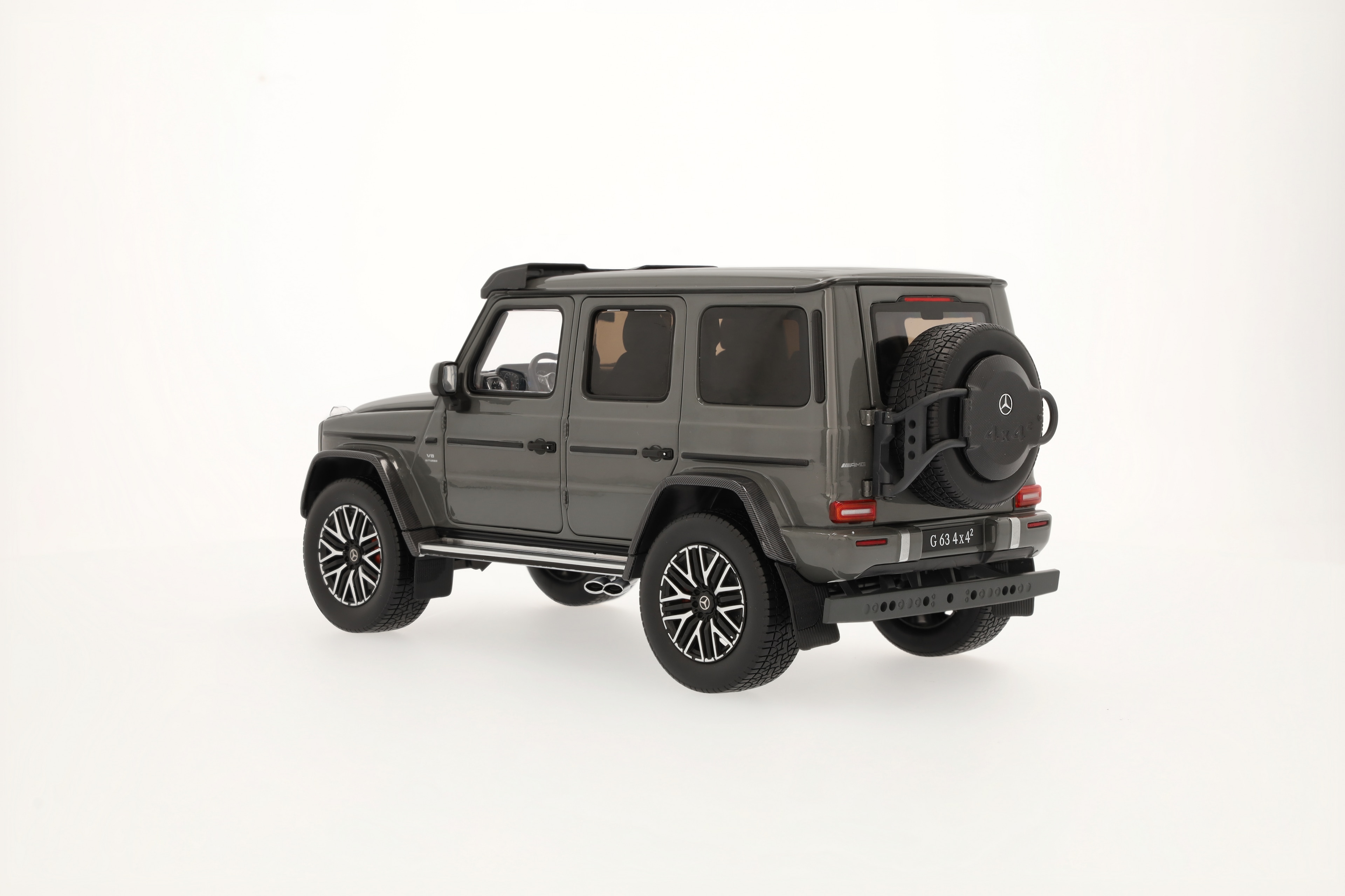 Mercedes-AMG G 63 4x4², W463 - G manufaktur classicgrau, iScale, 1:18 Mercedes-AMG G 63 4x4², W463 - G manufaktur classicgrau, iScale, 1:18