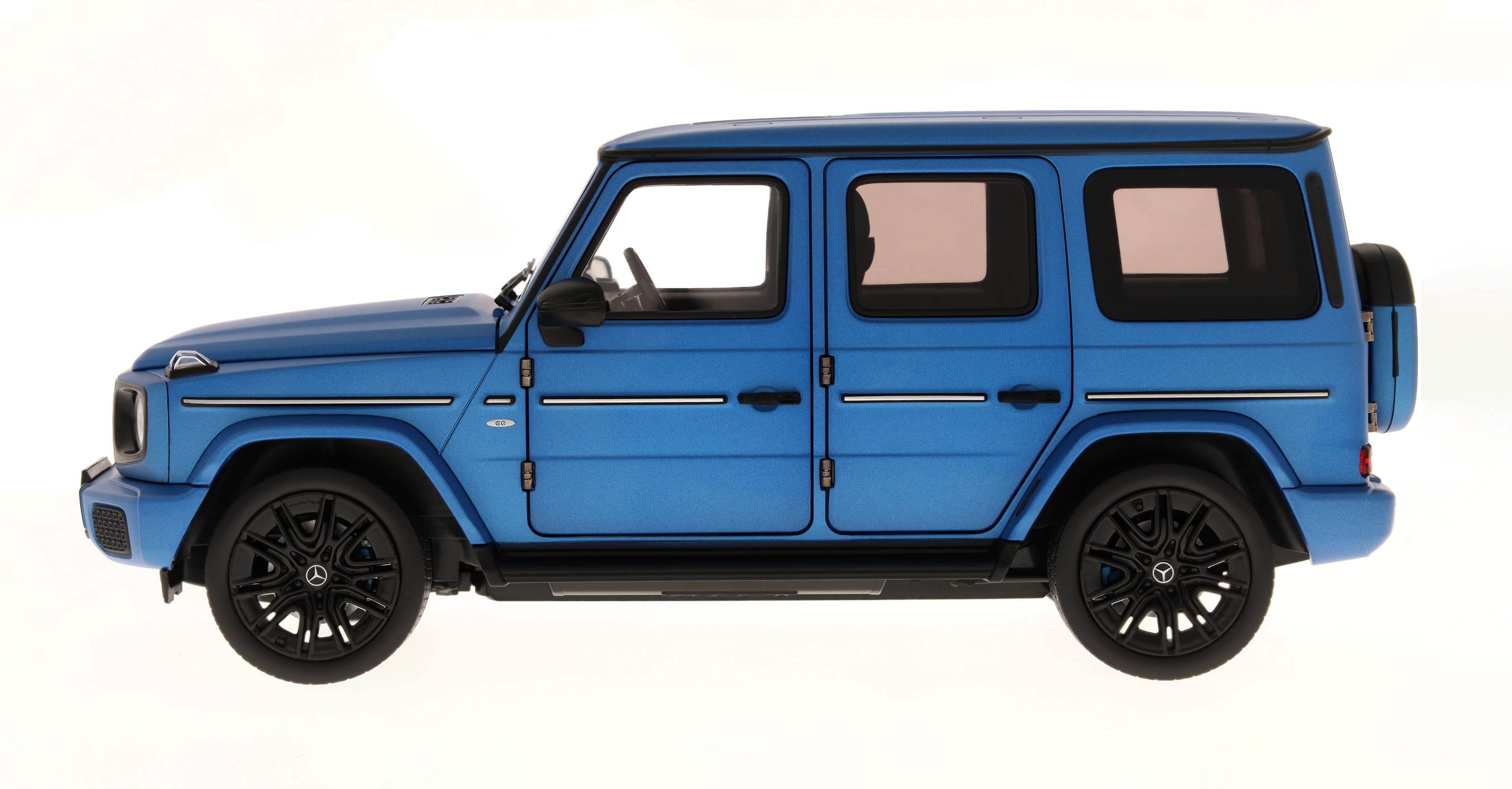 G 580 with EQ Technology, Geländewagen, AMG Line, N465 - MANUFAKTUR südseeblau magno, Norev, 1:18 G 580 with EQ Technology, Geländewagen, AMG Line, N465 - MANUFAKTUR südseeblau magno, Norev, 1:18