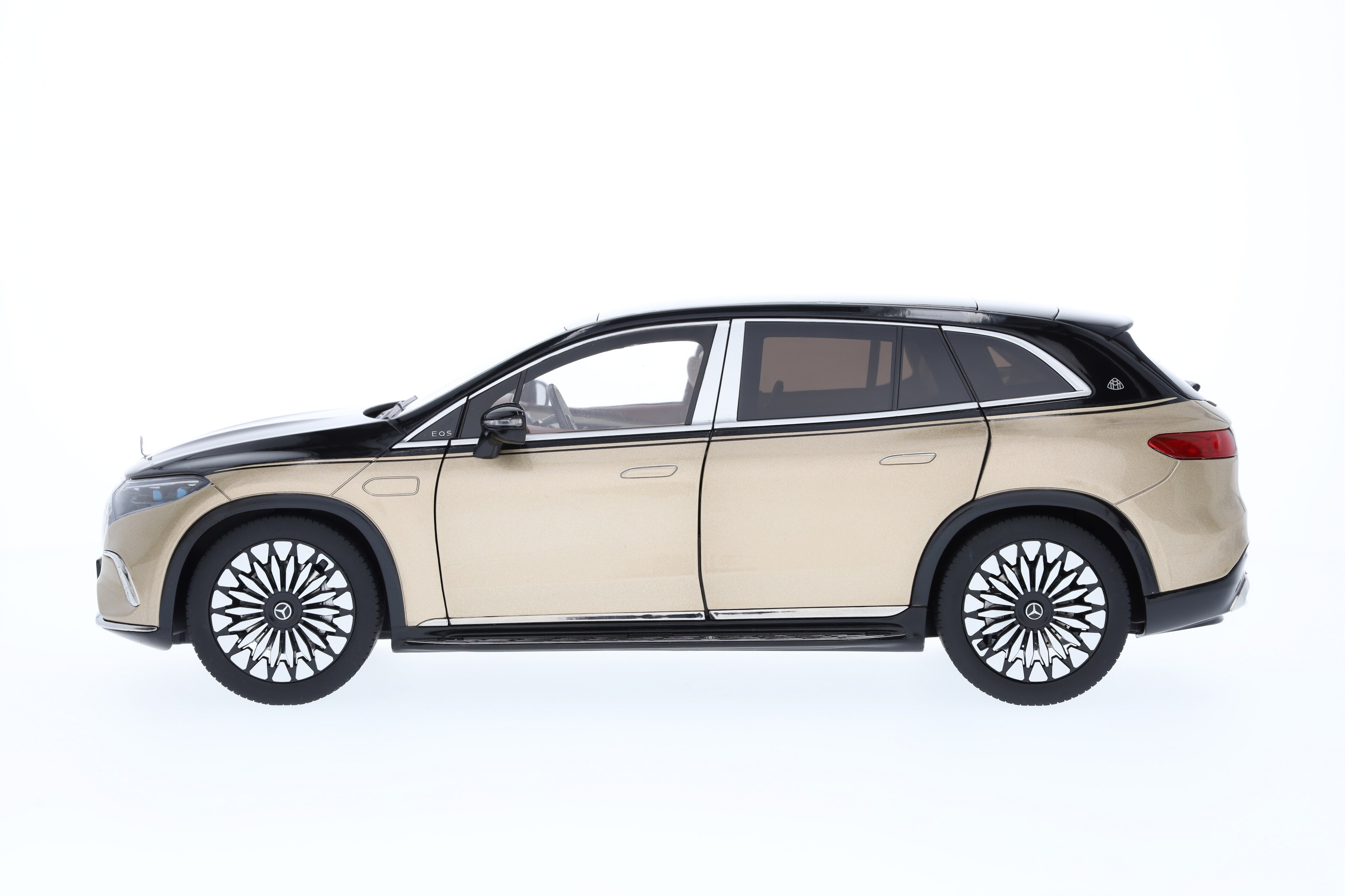 Mercedes-Maybach EQS 680 SUV, Z296 - obsidianschwarz / designo kalaharigold, NZG, 1:18