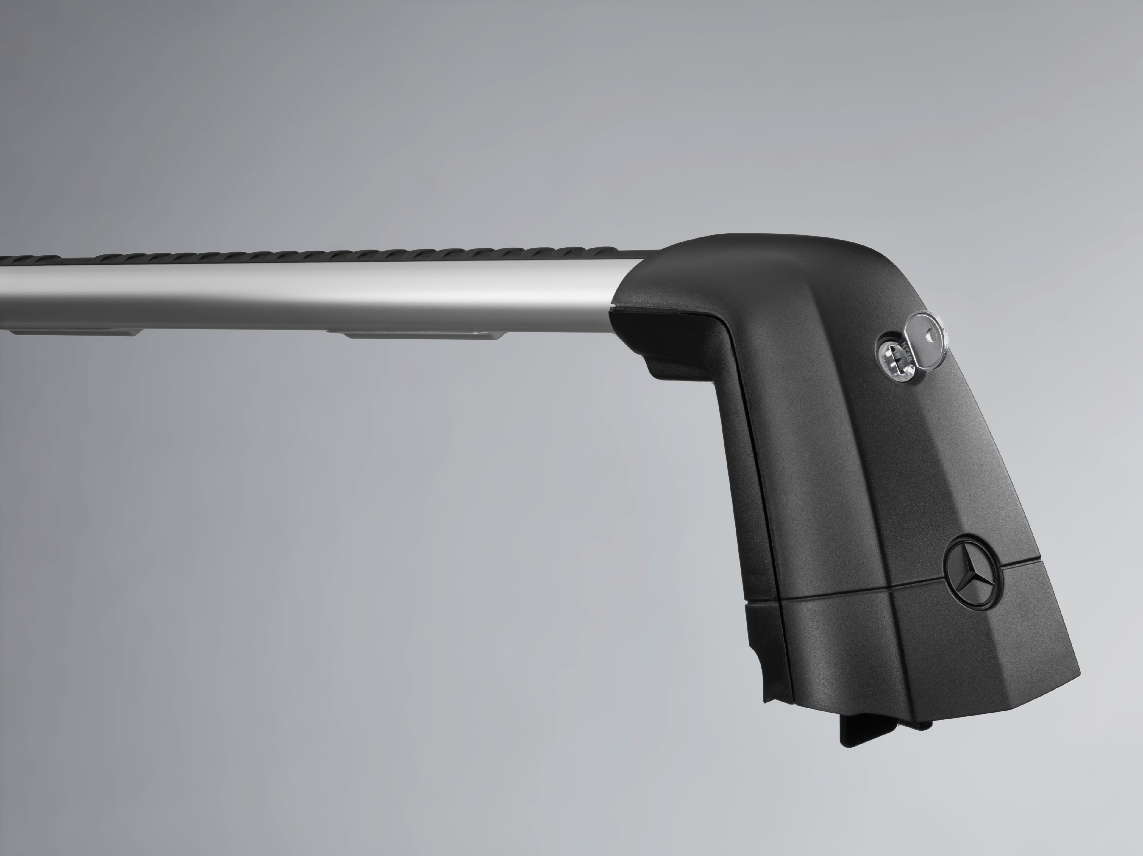 Grundträger - Aluminium / Stahl / Kunststoff, silberfarben / schwarz