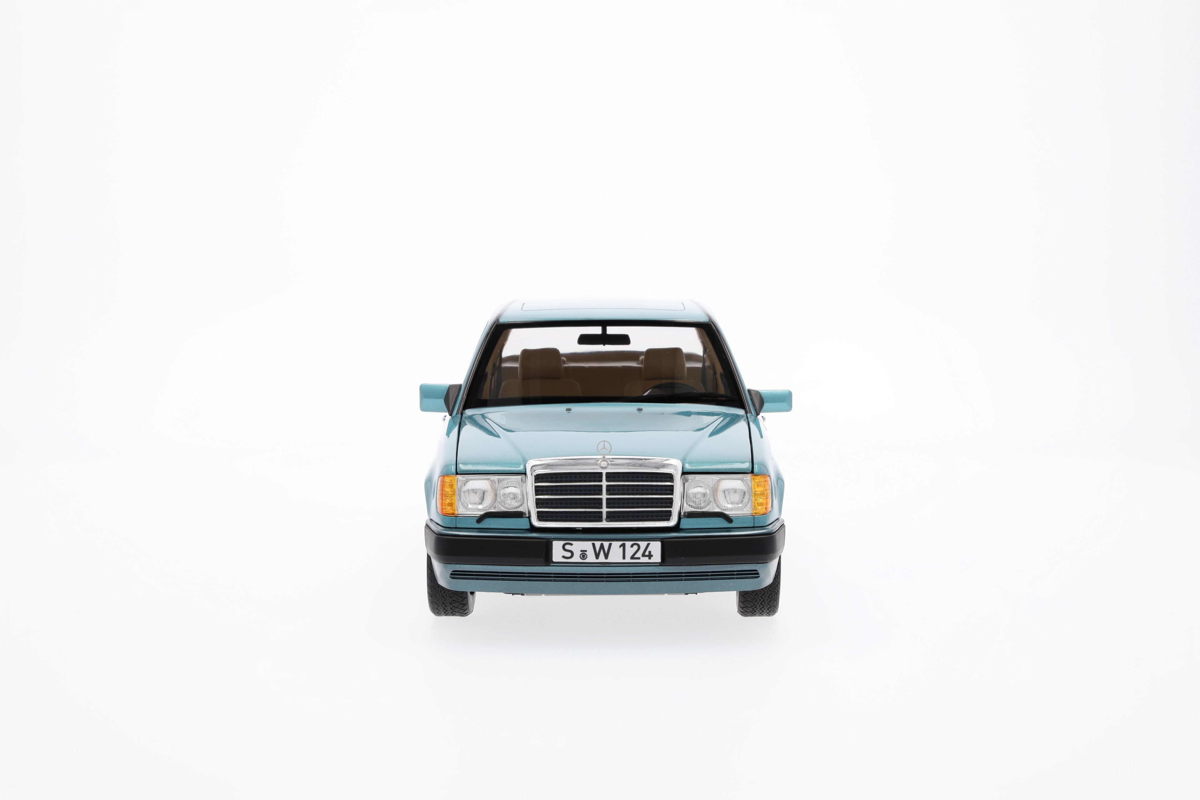 230 E W 124 (1989-1993), Limousine - Beryll, Norev, 1:18 230 E W 124 (1989-1993), Limousine - Beryll, Norev, 1:18