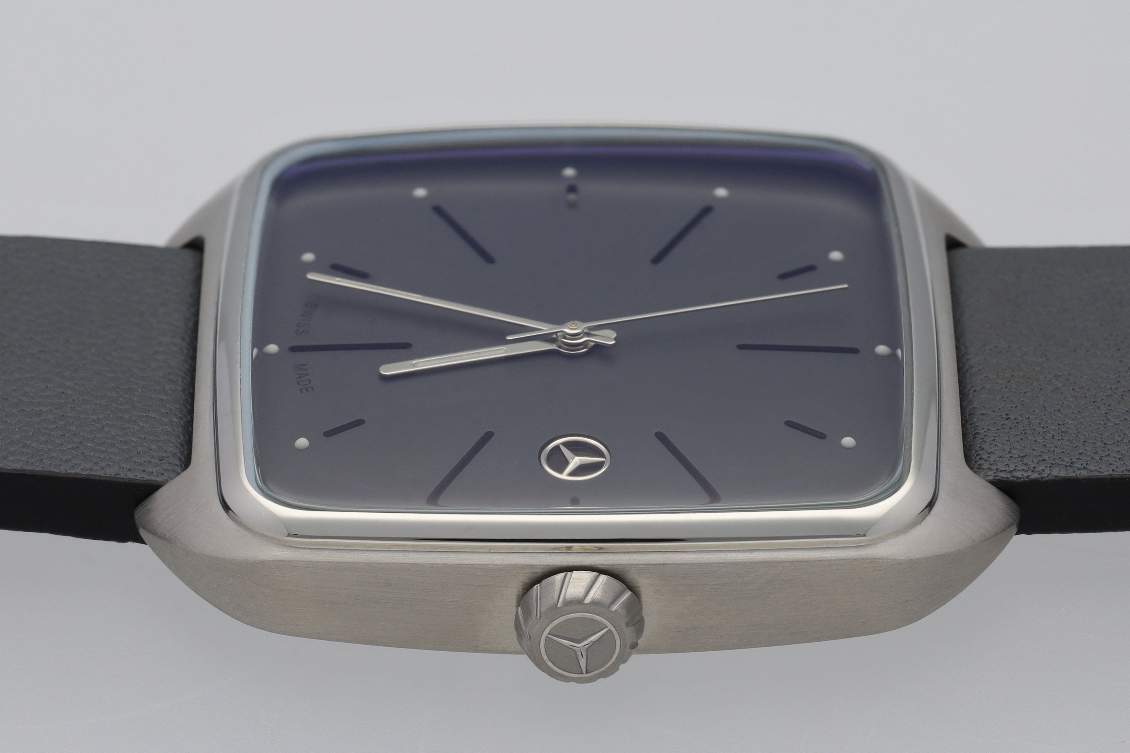 Armbanduhr Herren, Modern - anthrazit / silberfarben / schwarz, Edelstahl / Kalbsleder Armbanduhr Herren, Modern - anthrazit / silberfarben / schwarz, Edelstahl / Kalbsleder