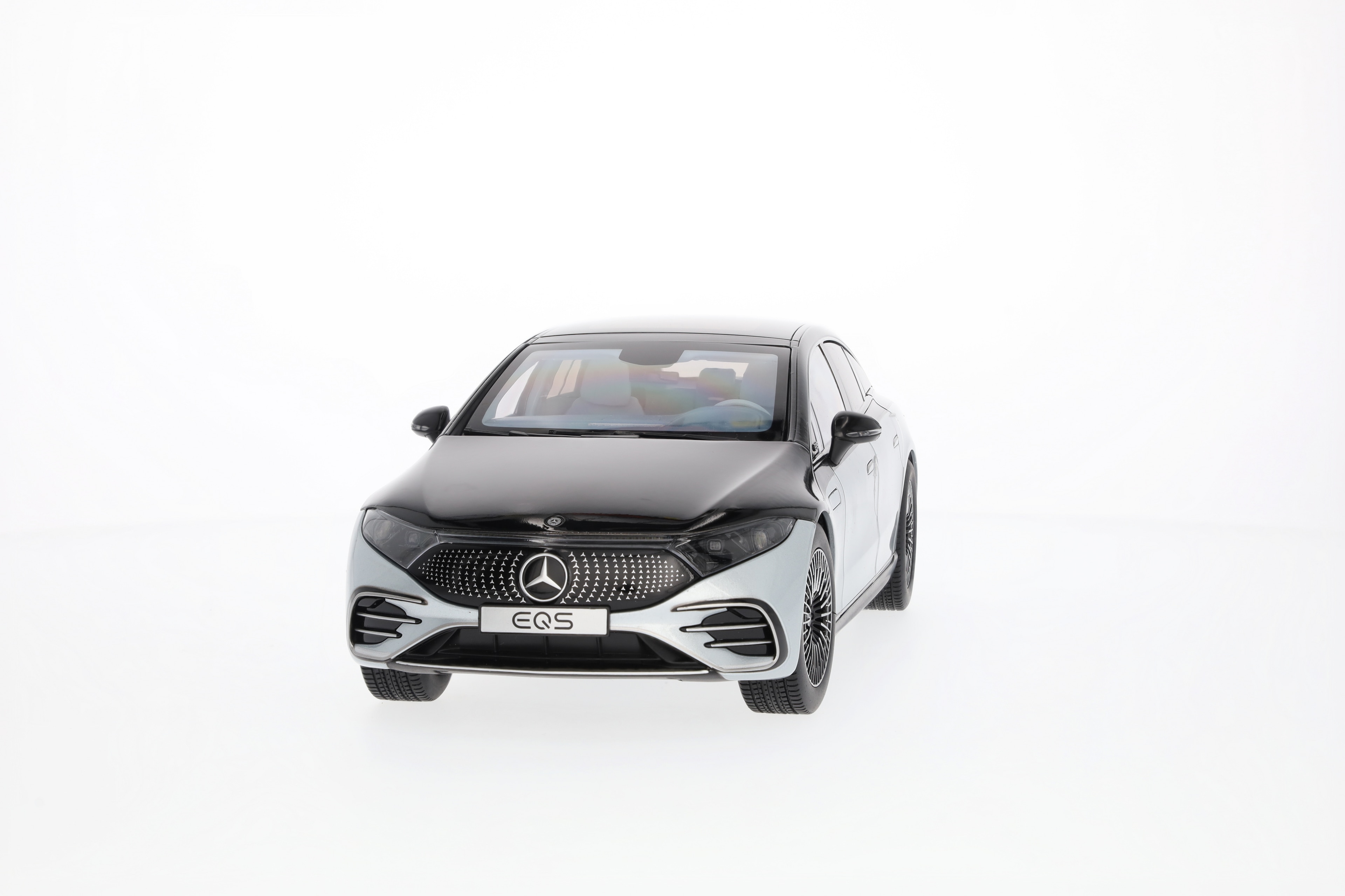 EQS, Limousine, AMG Line, V297, mit Beleuchtung - obsidianschwarz / hightechsilber, NZG, 1:18 EQS, Limousine, AMG Line, V297, mit Beleuchtung - obsidianschwarz / hightechsilber, NZG, 1:18