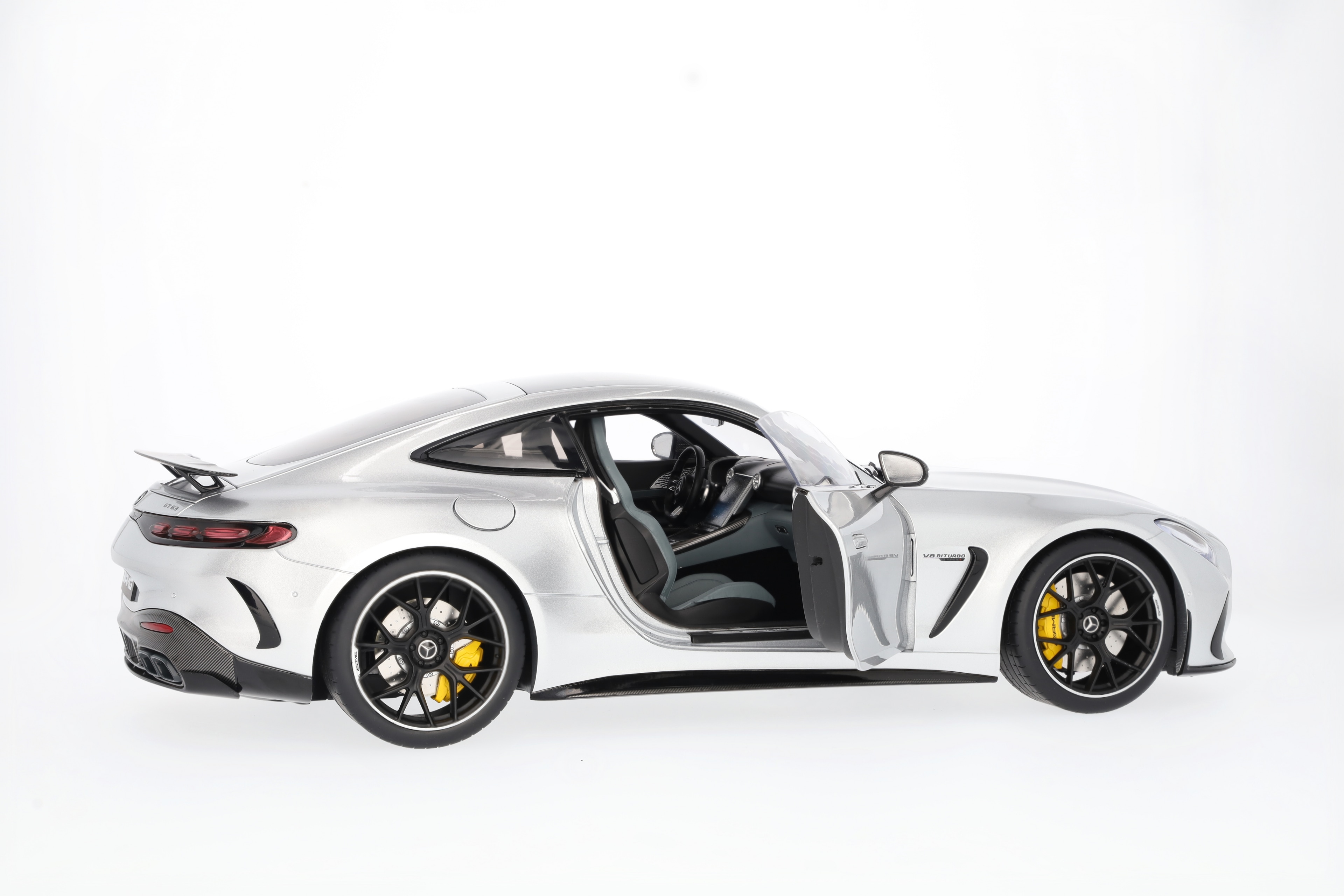 Mercedes-AMG GT 63 4MATIC+ - hightechsilber, NZG, 1:12 Mercedes-AMG GT 63 4MATIC+ - hightechsilber, NZG, 1:12
