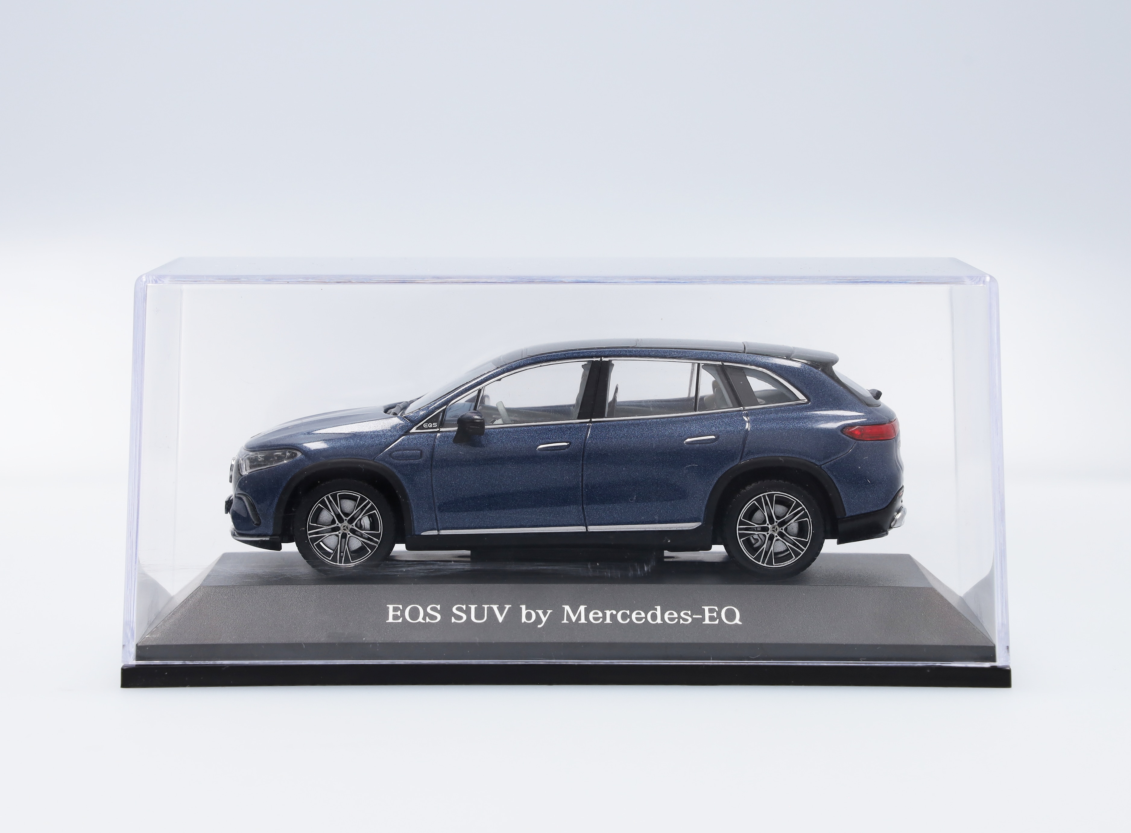 EQS SUV, Electric Art Line, X296 - sodalithblau, Minimax, 1:43 EQS SUV, Electric Art Line, X296 - sodalithblau, Minimax, 1:43