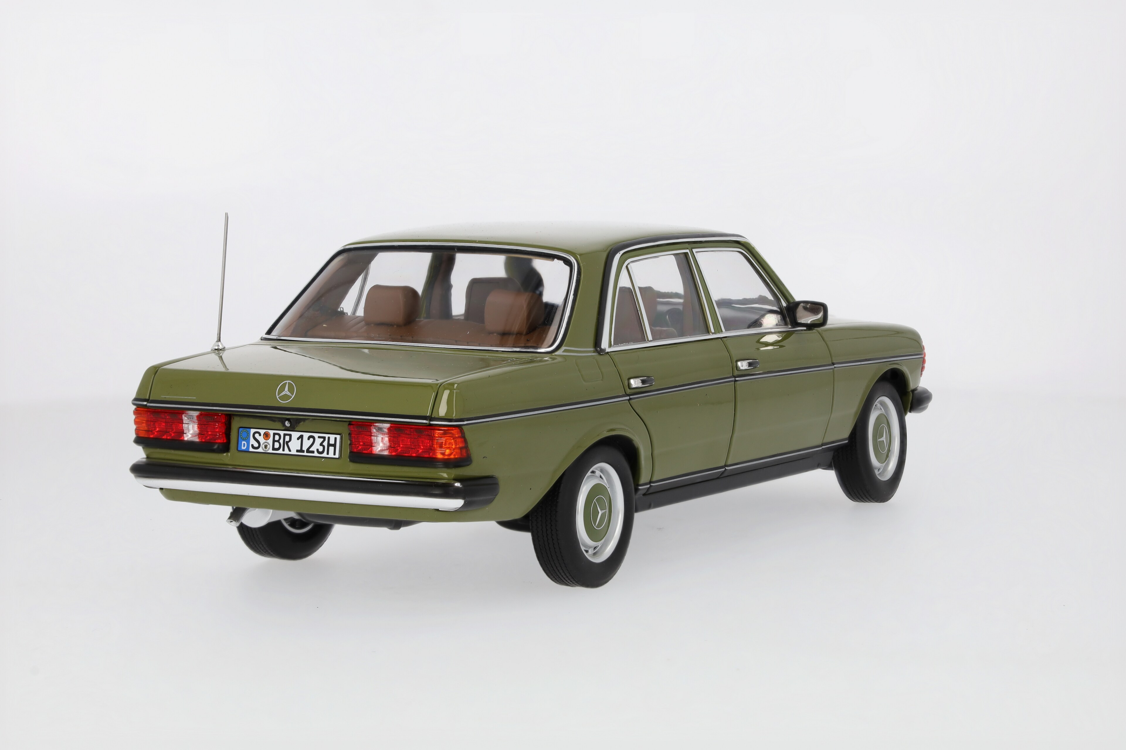 200 W123 (1980-1985) - agavengrün, Norev, 1:18