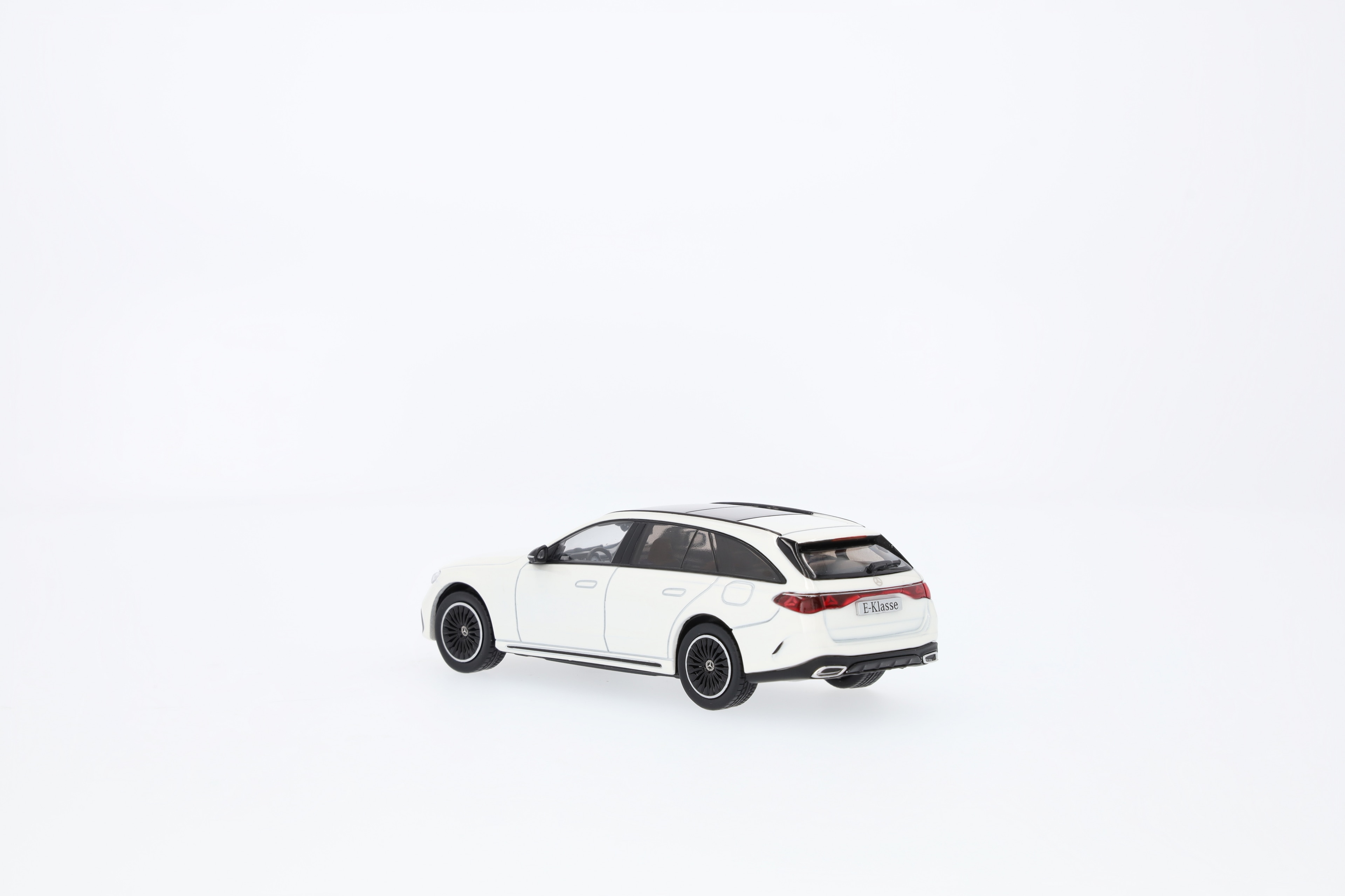 E-Klasse, T-Modell, AMG Line, S214 - G manufaktur opalithweiß bright, iScale, 1:43 E-Klasse, T-Modell, AMG Line, S214 - G manufaktur opalithweiß bright, iScale, 1:43