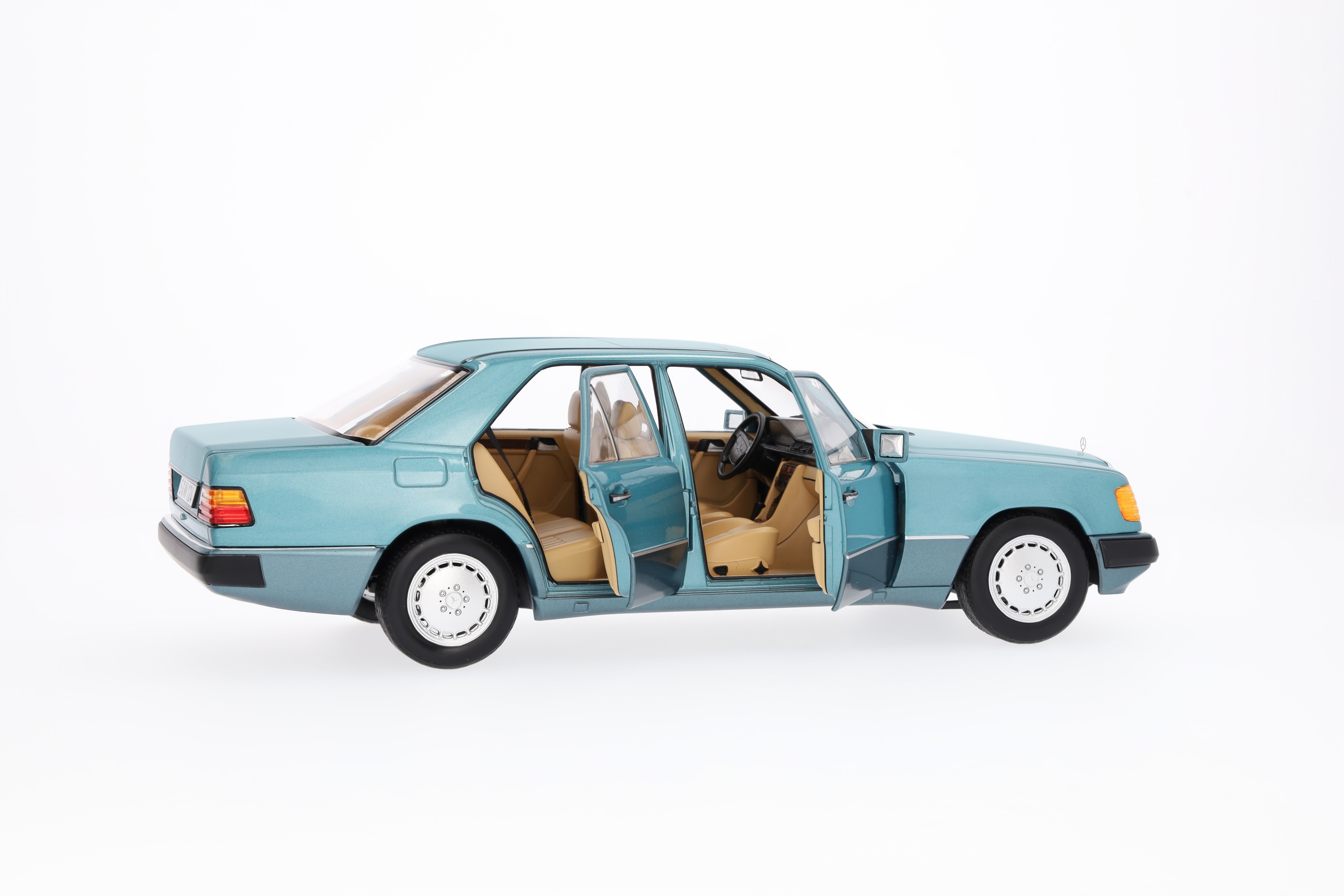 230 E W 124 (1989-1993), Limousine - Beryll, Norev, 1:18