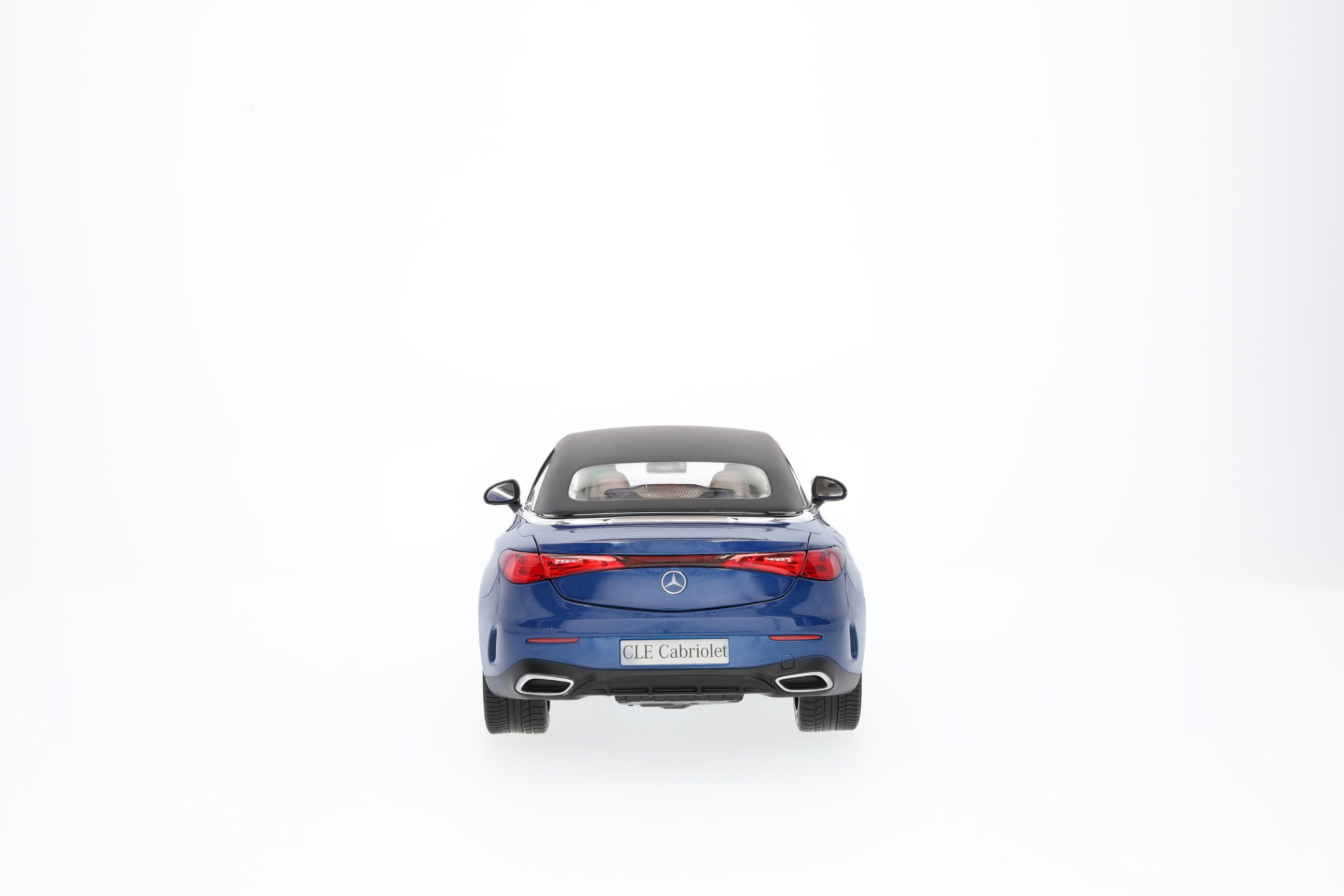 CLE Cabriolet, AMG Line, A236 - spektralblau, Norev, 1:18 CLE Cabriolet, AMG Line, A236 - spektralblau, Norev, 1:18