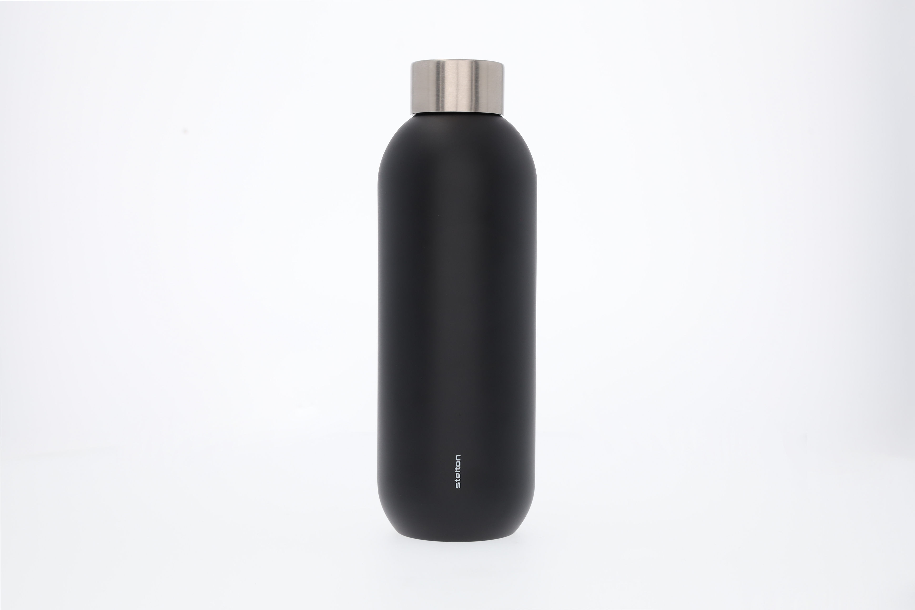 Isoliertrinkflasche - schwarz, Edelstahl / Polypropylen / Silikon, Stelton, 600 ml