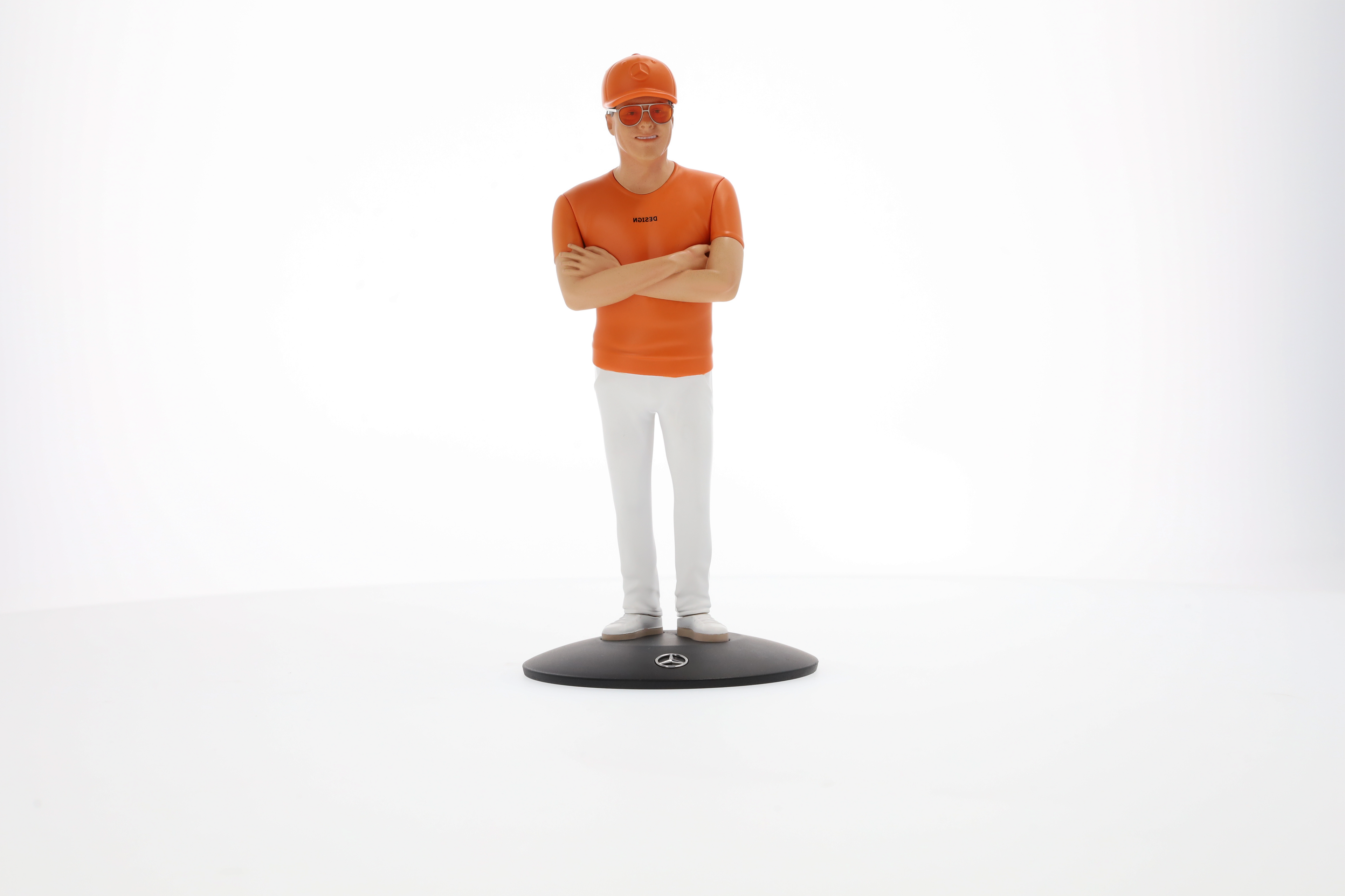 Vision One-Eleven Set mit Figurine, Showcar - orange, NZG, 1:18