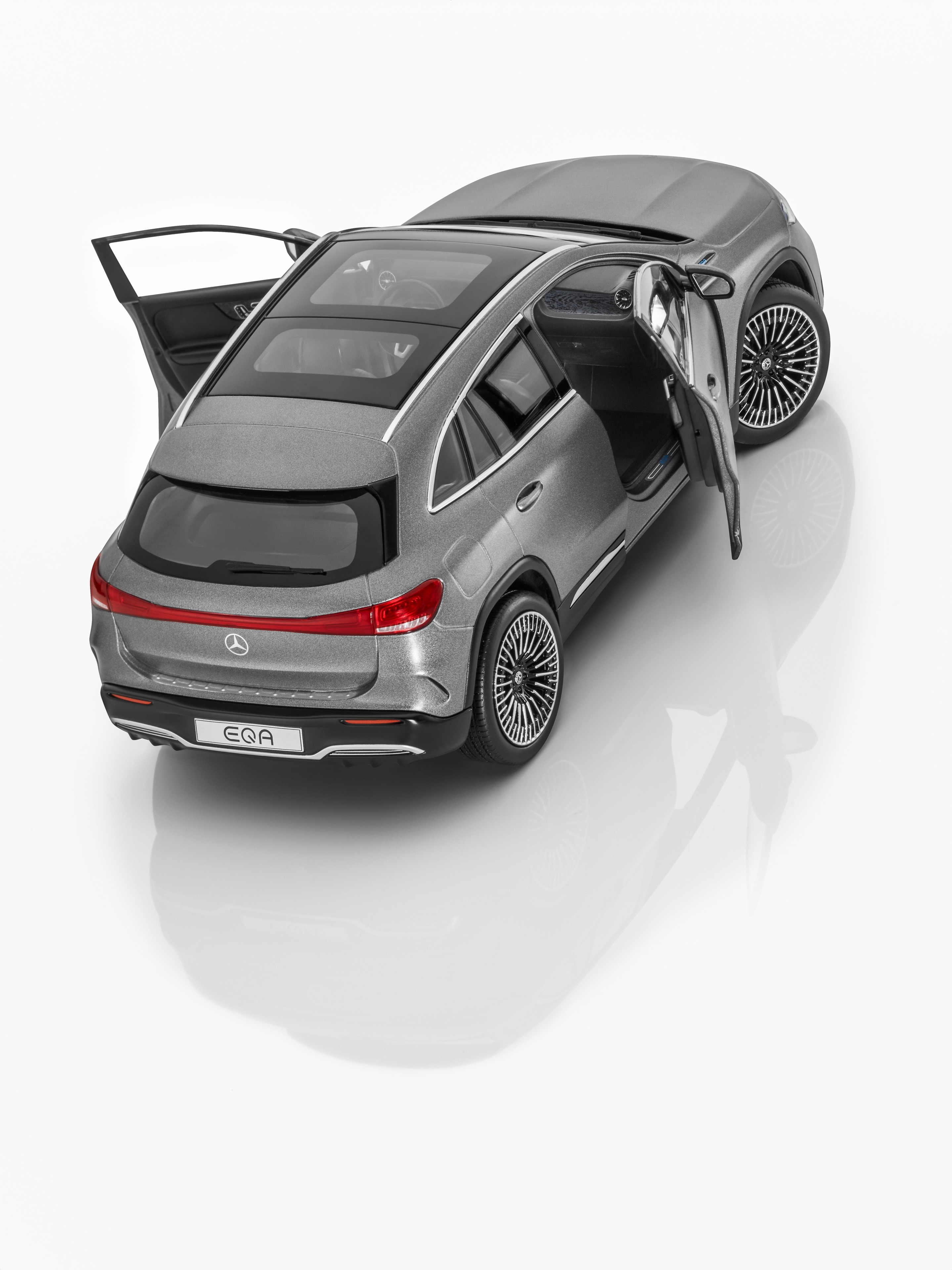 EQA, Offroader, AMG Line, H243 - designo mountaingrau magno, NZG, 1:18 EQA, Offroader, AMG Line, H243 - designo mountaingrau magno, NZG, 1:18