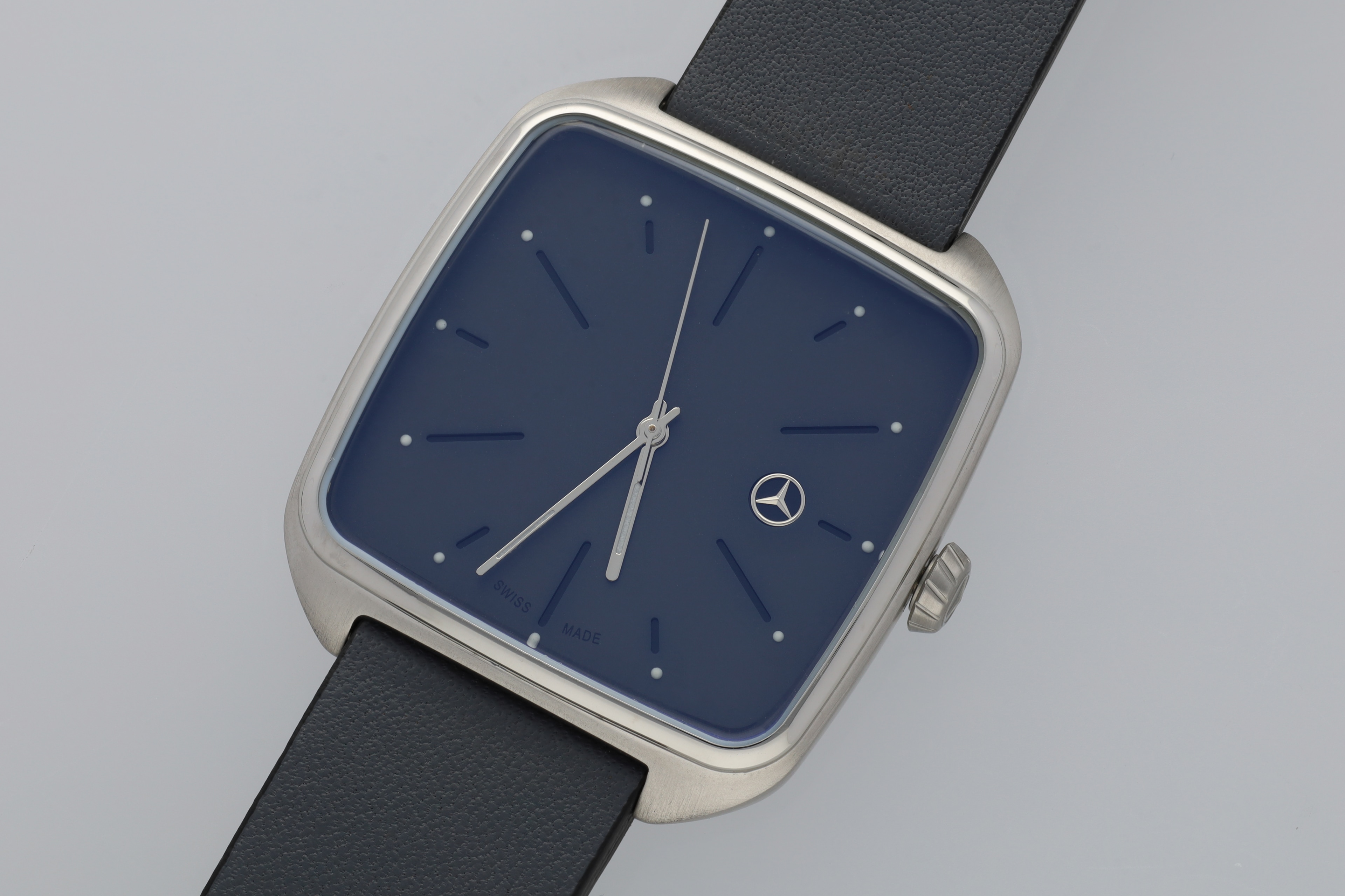 Armbanduhr Herren, Modern - anthrazit / silberfarben / schwarz, Edelstahl / Kalbsleder Armbanduhr Herren, Modern - anthrazit / silberfarben / schwarz, Edelstahl / Kalbsleder
