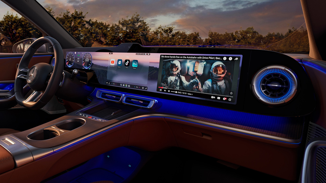 Mercedes-Benz-X540-CLA-Kuehlergrill-AMG-Zubehoer-Closing