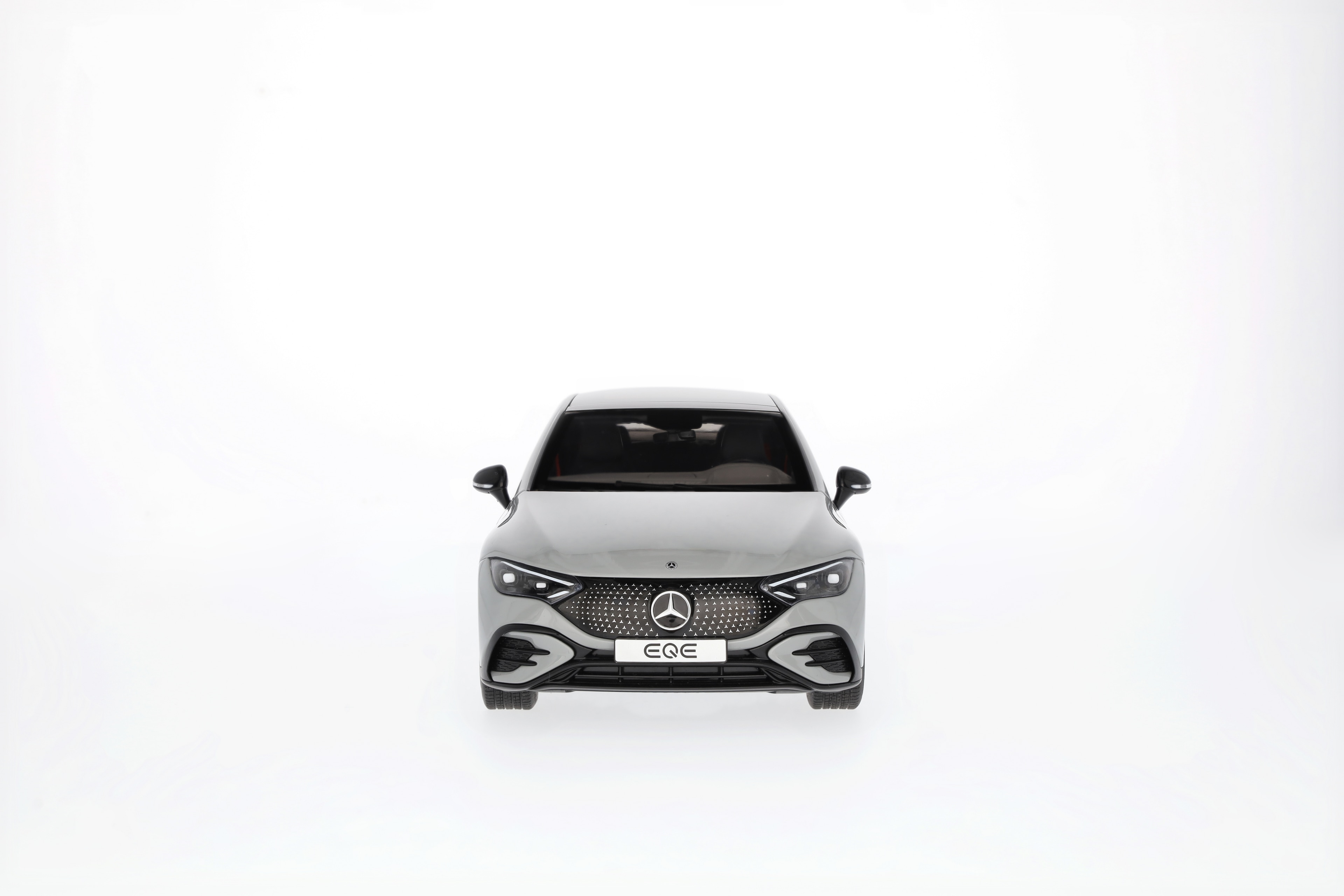EQE, Limousine, AMG Line, V295 - MANUFAKTUR alpingrau uni, NZG, 1:18 EQE, Limousine, AMG Line, V295 - MANUFAKTUR alpingrau uni, NZG, 1:18